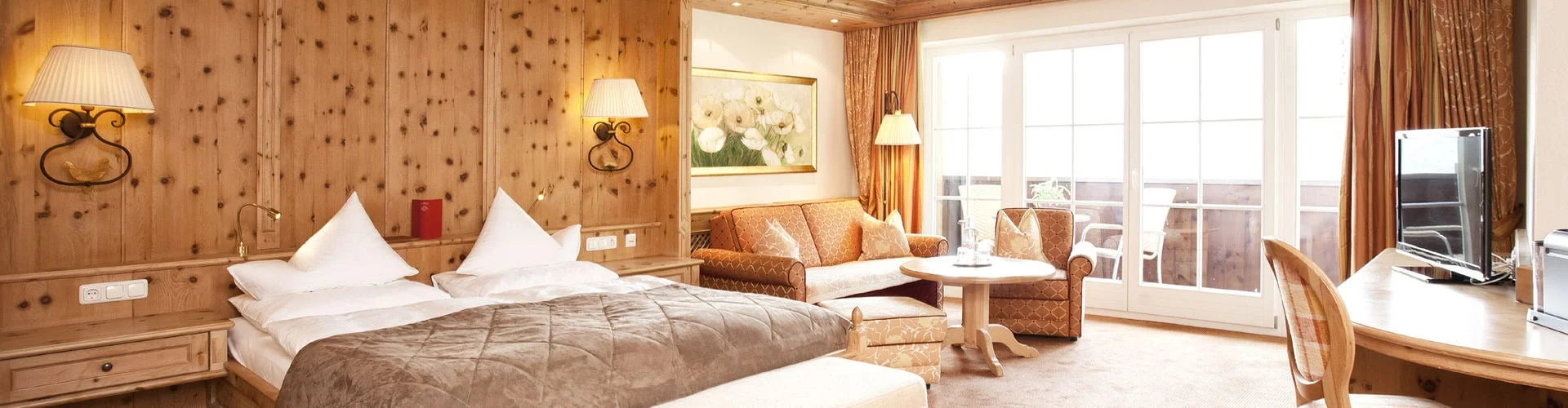 NZHerald Article: Visitor boom pushes hotel room rates up