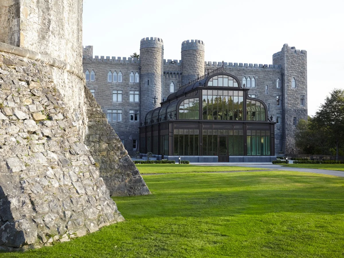 The new Spa and Fitness Center provides guests with a sanctuary where they can forget about their worries while taking in uninterrupted views across Lough Corrib. The spa includes a steam room as well as a terrace area.