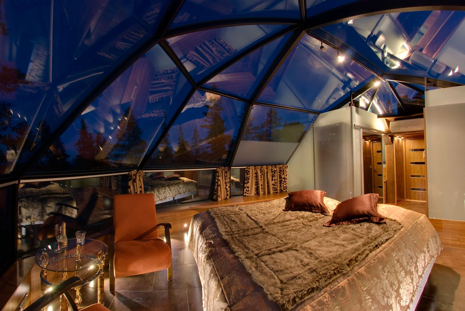 Photo Credit: Hotel Kakslauttanen
