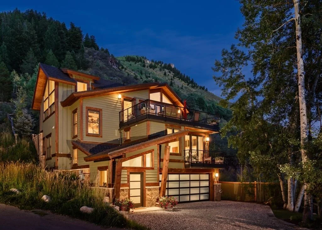 568Taylor-Exterior 1.jpg