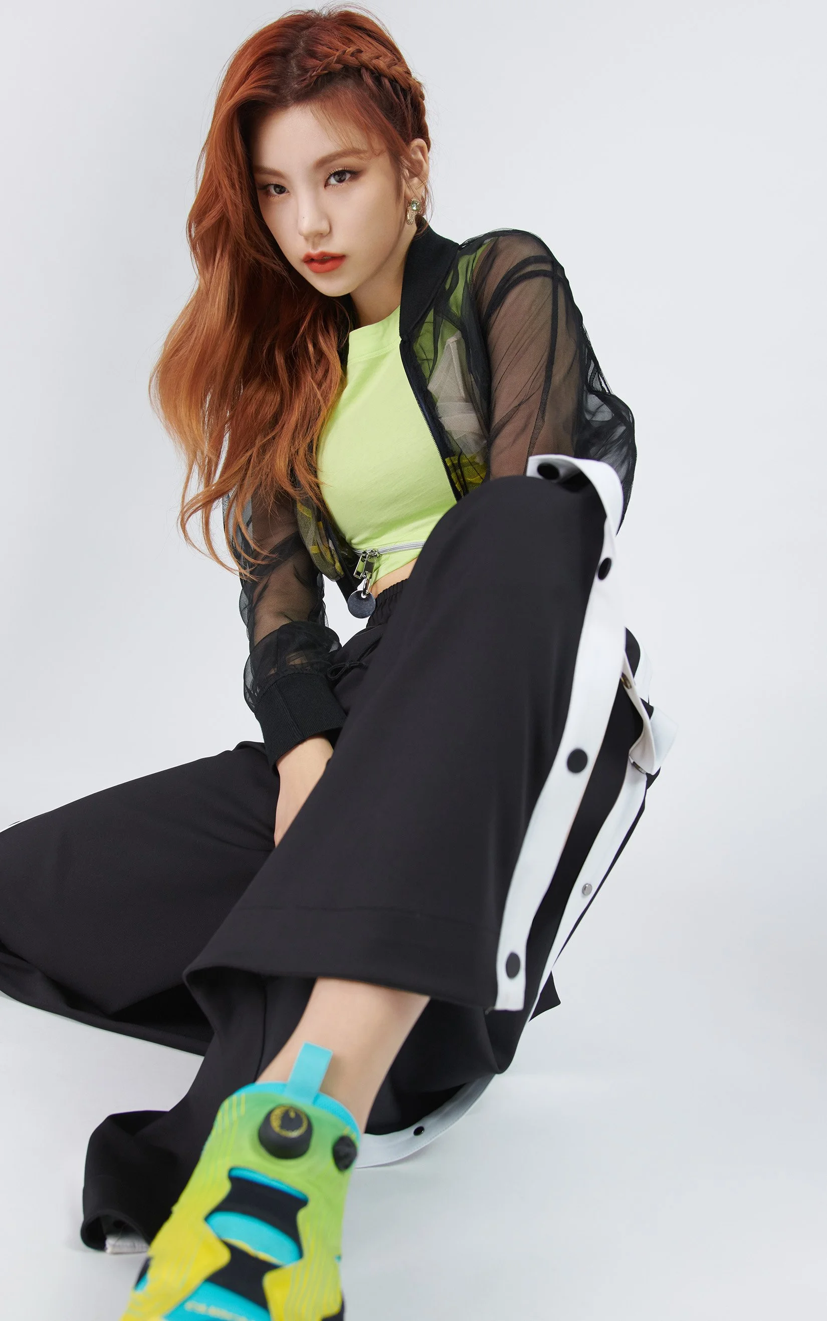 lifestyle2_yeji_ssfoundation_itzy_northasia_1650x2634.jpg