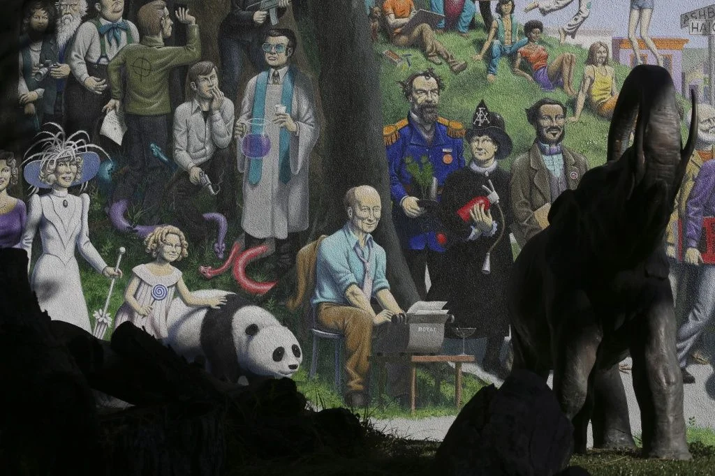 Detail from Only in San Francisco (2009), by Guy Colwell (b. 1945). Large-scale, multi-paneled mural at the Pritikin Museum, San Francisco. Photograph © 2014 San Francisco Chronicle .