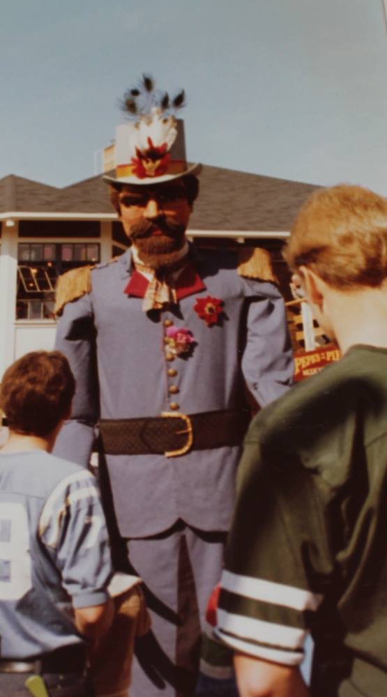   Emperor Norton giant puppet, 1978.  This 12- to 15-foot-tall puppet — built by the props shop of Northern California Renaissance Faire (Black Point) and controlled by a human operator inside — was an early fixture at Pier 39, San Francisco, and deb