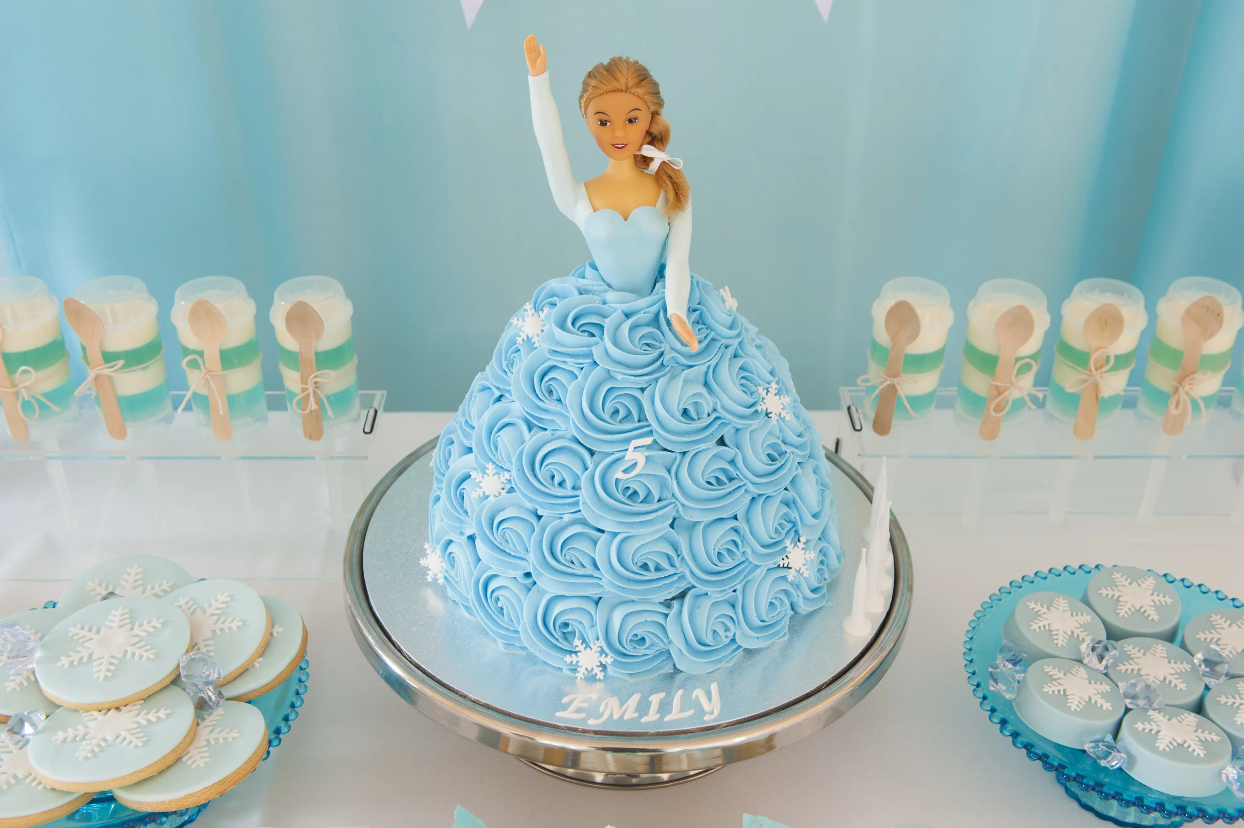 frozenlovejk-7003697.jpg