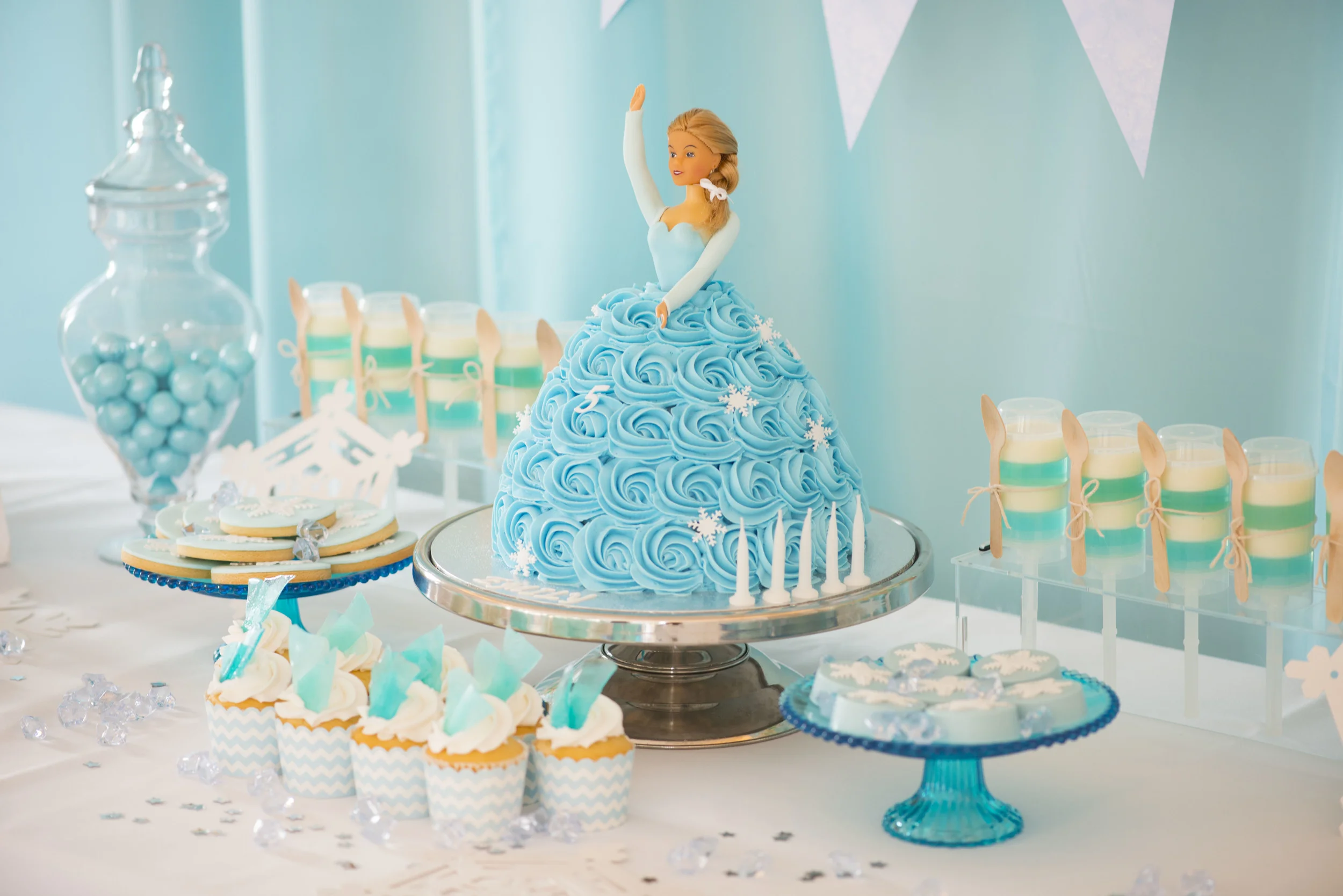 frozenlovejk-8008919.jpg