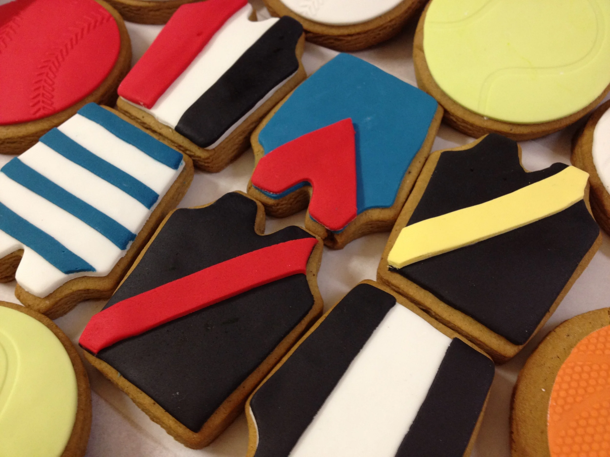 Footy Jumper Biscuits.JPG