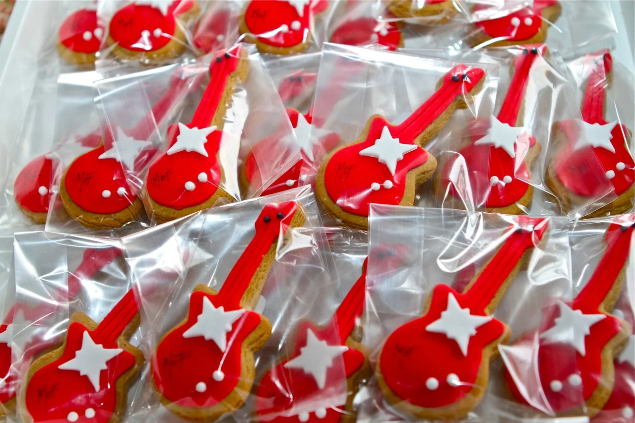 Wrapped Guitar Gingerbread Biscuit.jpg