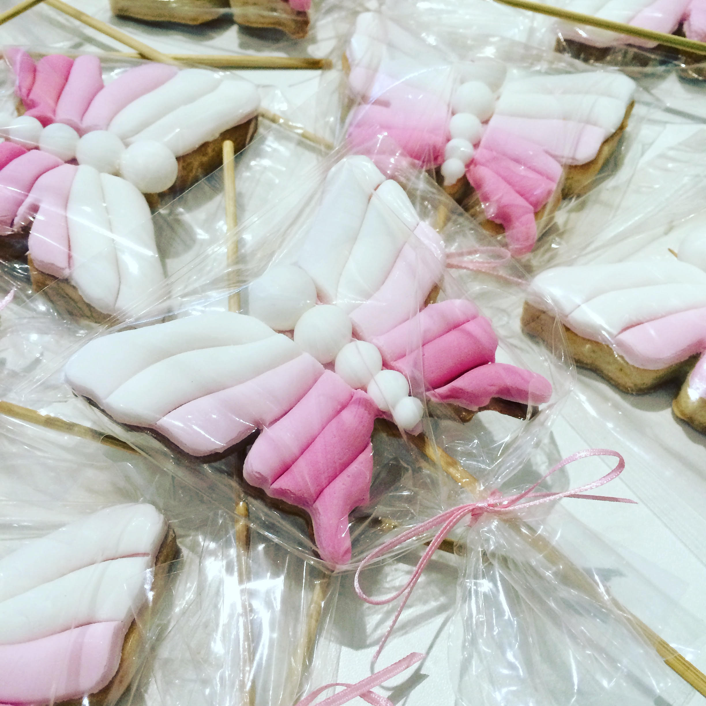 Burnt Butter Ombre Pink Butterfly biscuts For The Party Bebe.jpg