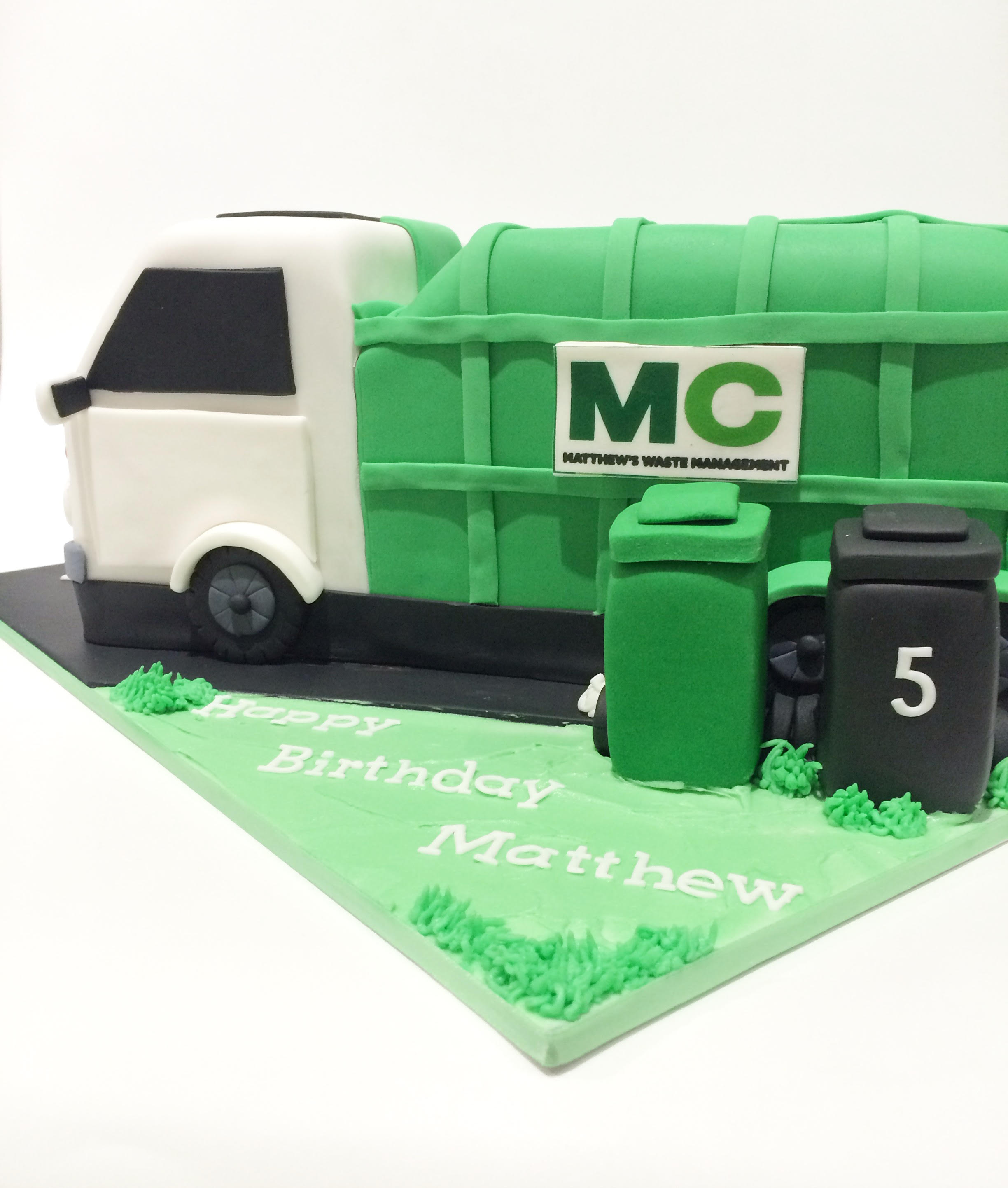 Rubbish Truck Cake.jpg