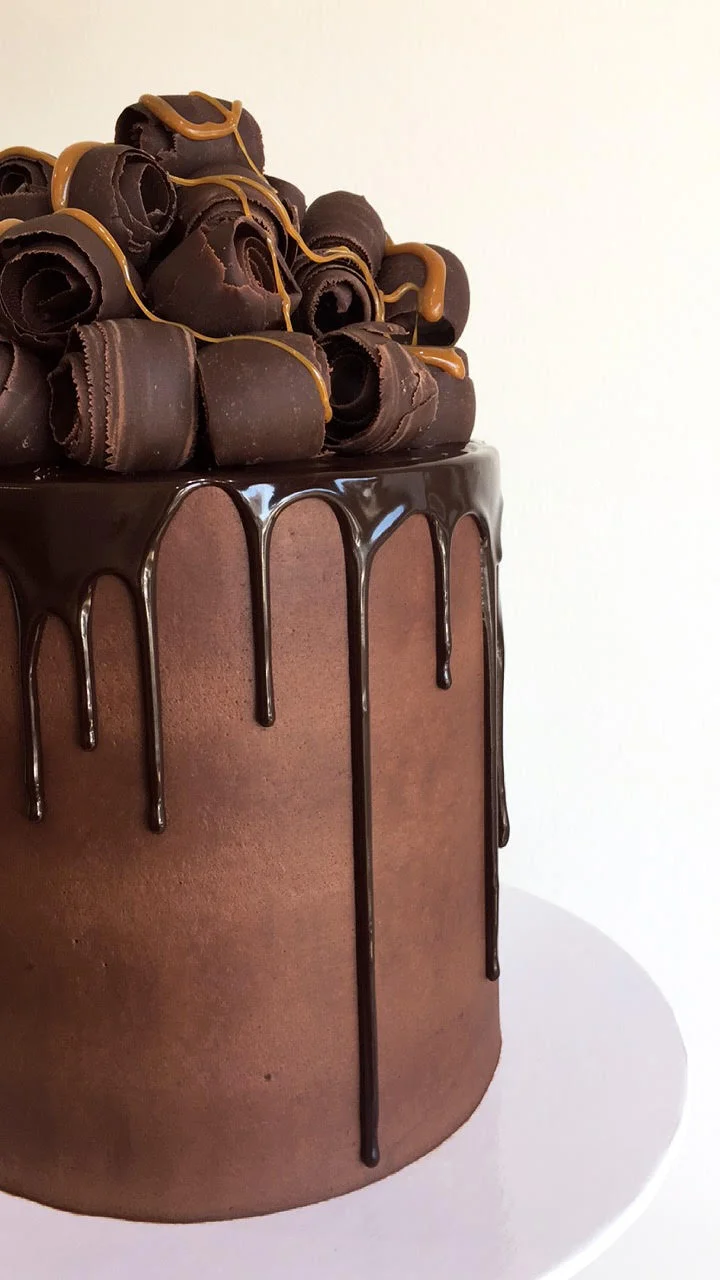 Mars Bar Drip Cake 2.jpg