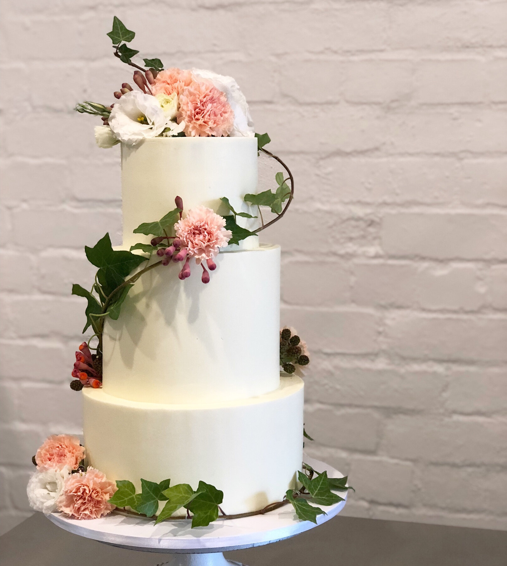 Lauren's Smooth Butter Cream Cake.JPG