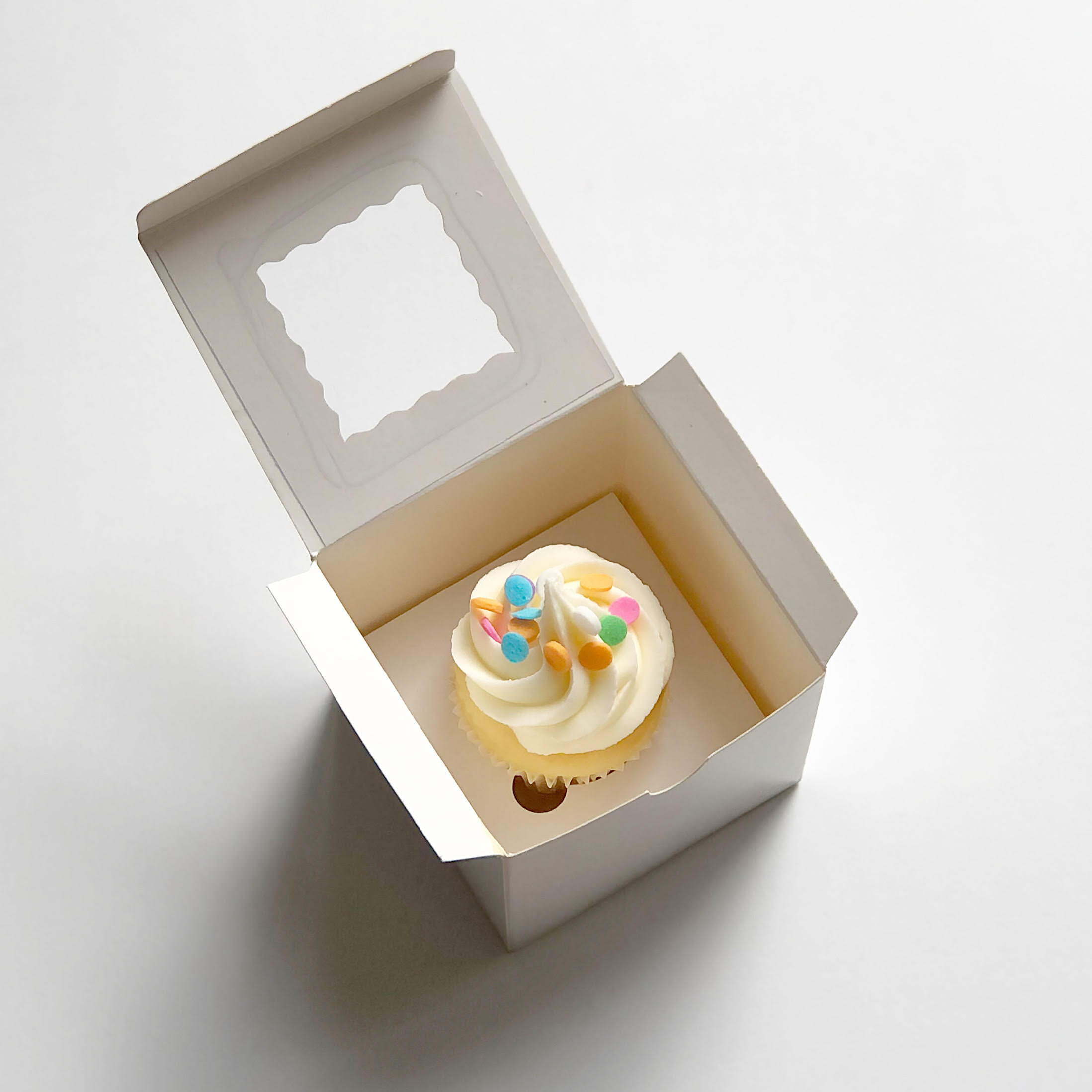 Bakewell's Cake Boxes 10 x Cupcake Boxes 4 Hole Flower Pattern Design Cake  Box Holder with Window Display Removable Insert holds Four Cupcakes Muffins  (10pcs) : Amazon.co.uk: Home & Kitchen