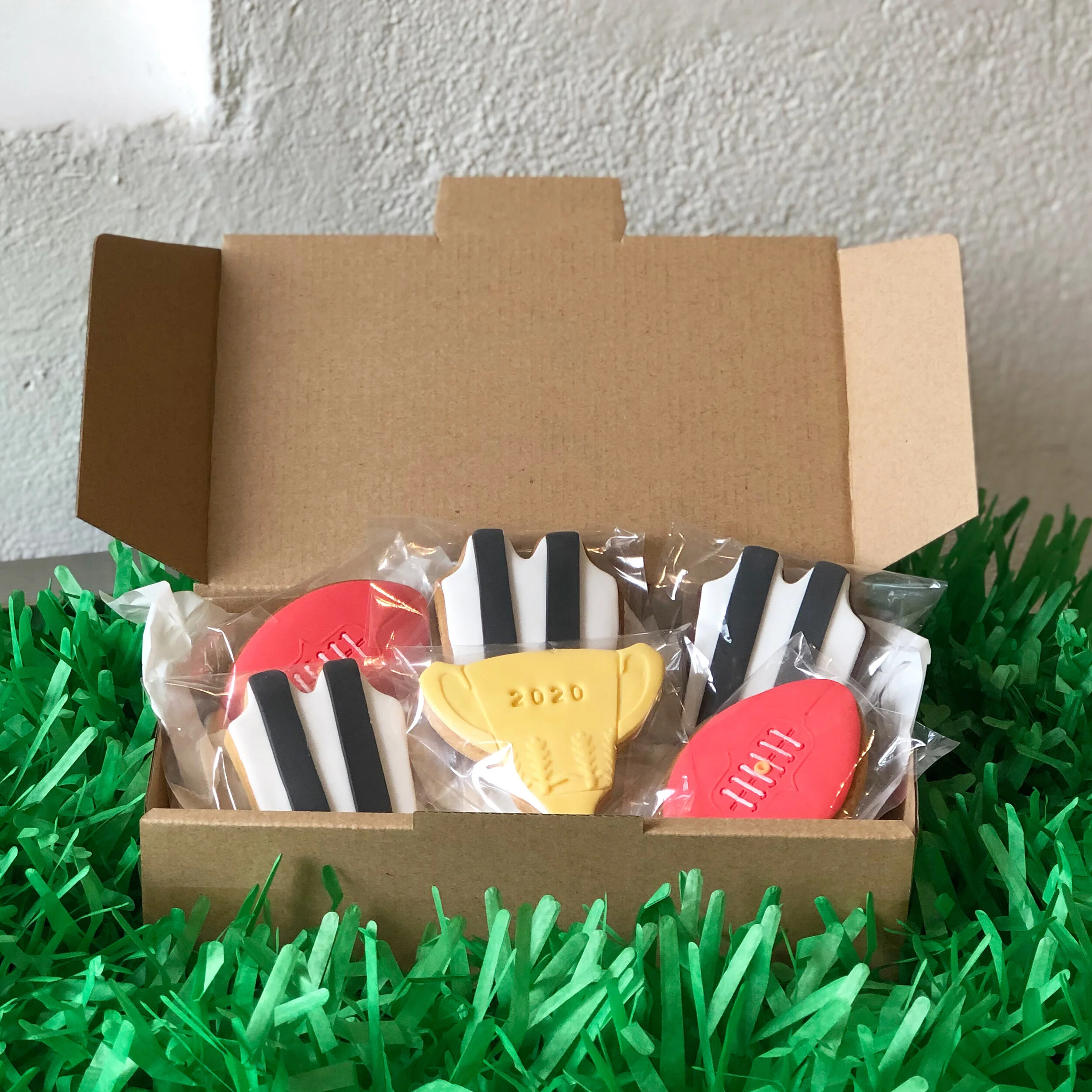 Collingwood-Footy-Cookie-Set.JPG