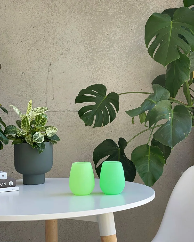 Taiping-Gerbera-And-Leaf-Fegg-Silicone-Tumblers-1.jpg