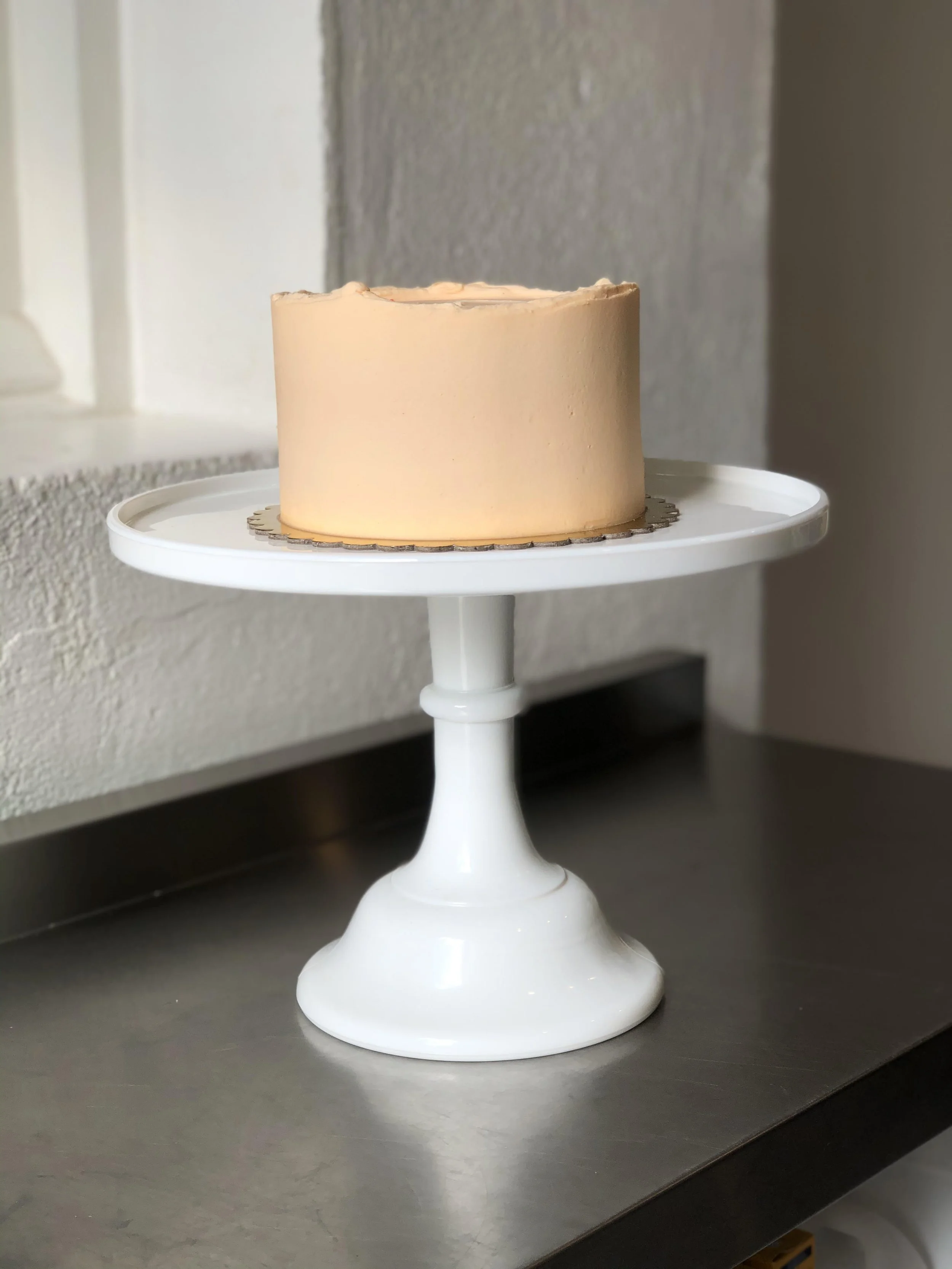 Rustic-Iced-Butter-Cream-Cake-Peach.jpg