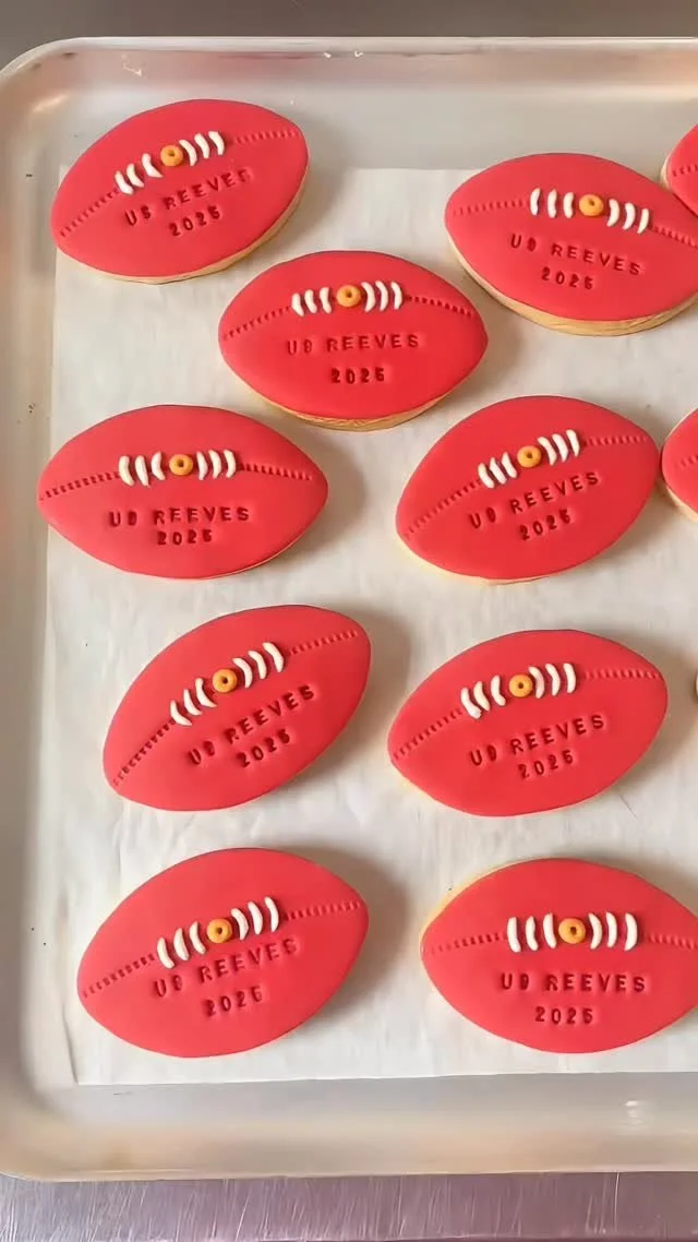 Pointy end of the season loading&hellip;footy cookies, balloons and our offical @afl party supplies are ready to help you celebrate this September! 🏉🏆