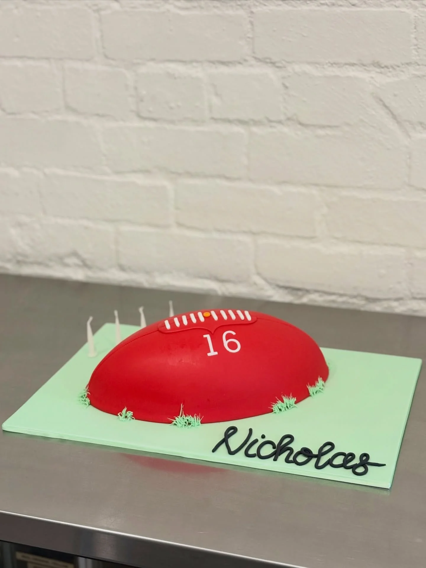 It&rsquo;s a year round kinda game! 🏉 Haha just love Melbournian&rsquo;s passion for @afl! Loved making our 3D Footy cake for our OG @burntbuttercakes client yesterday. If memory serves me correctly we first made a birthday cake for Nicholas in Jan 