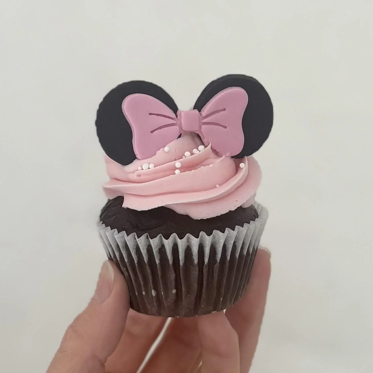 Mini Mouse Buttercream Swirl And Bow Cupcakes