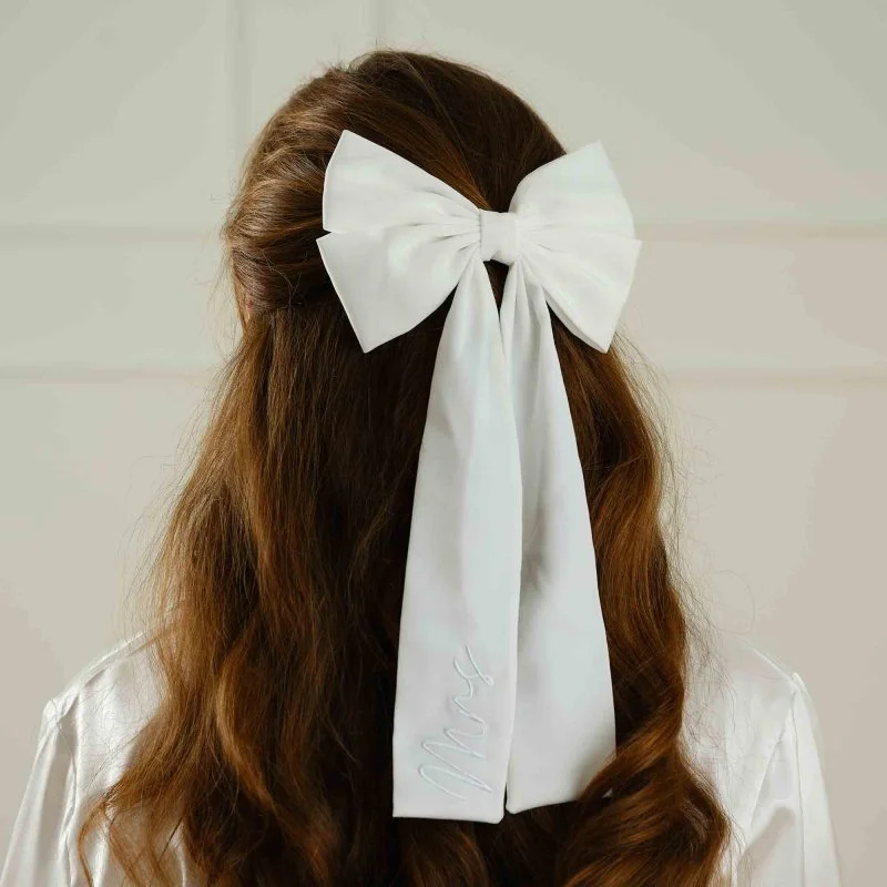 She's-Tying-The-Knot-Hair-Bow.jpg