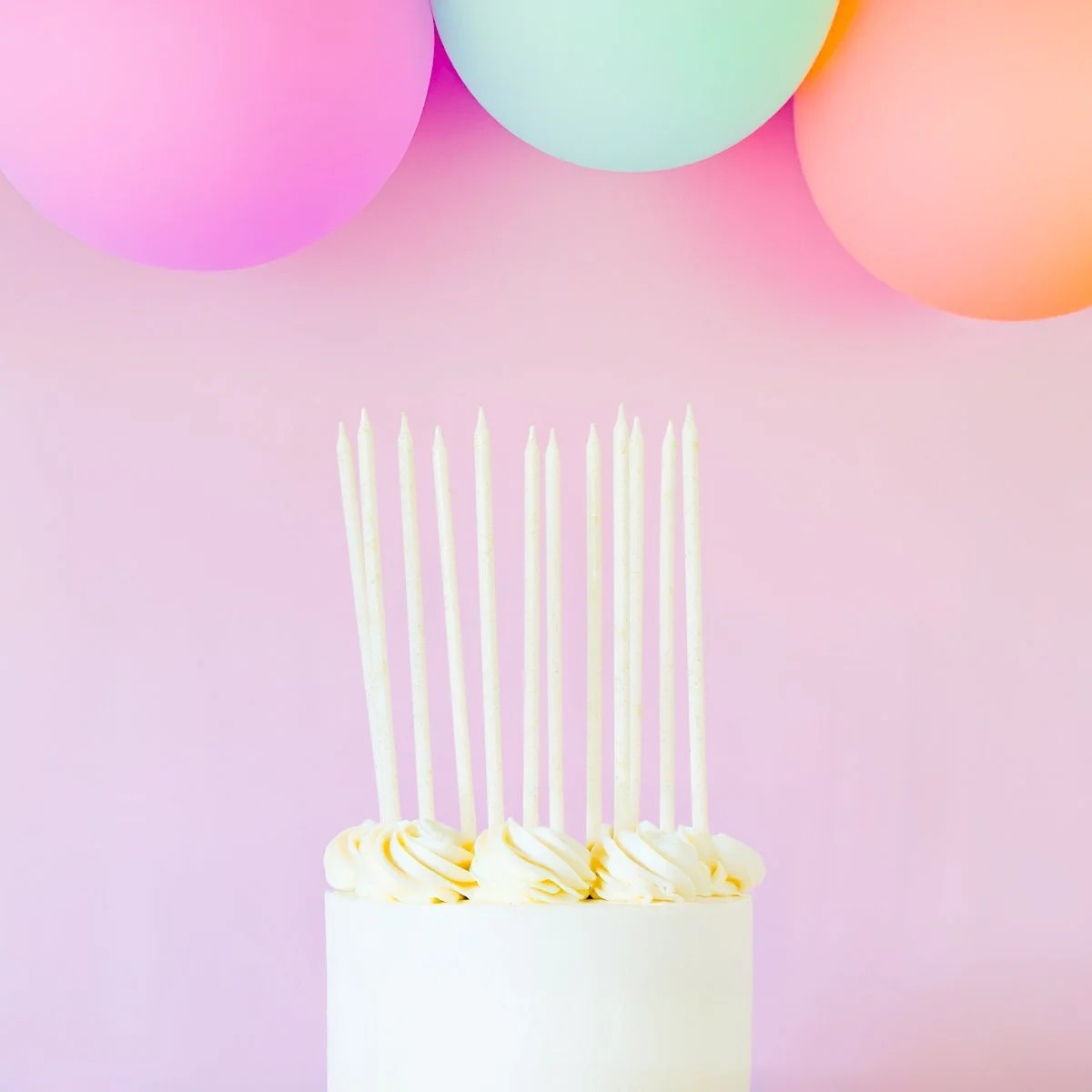 White-Glitter-Cake-Candles-3.jpg