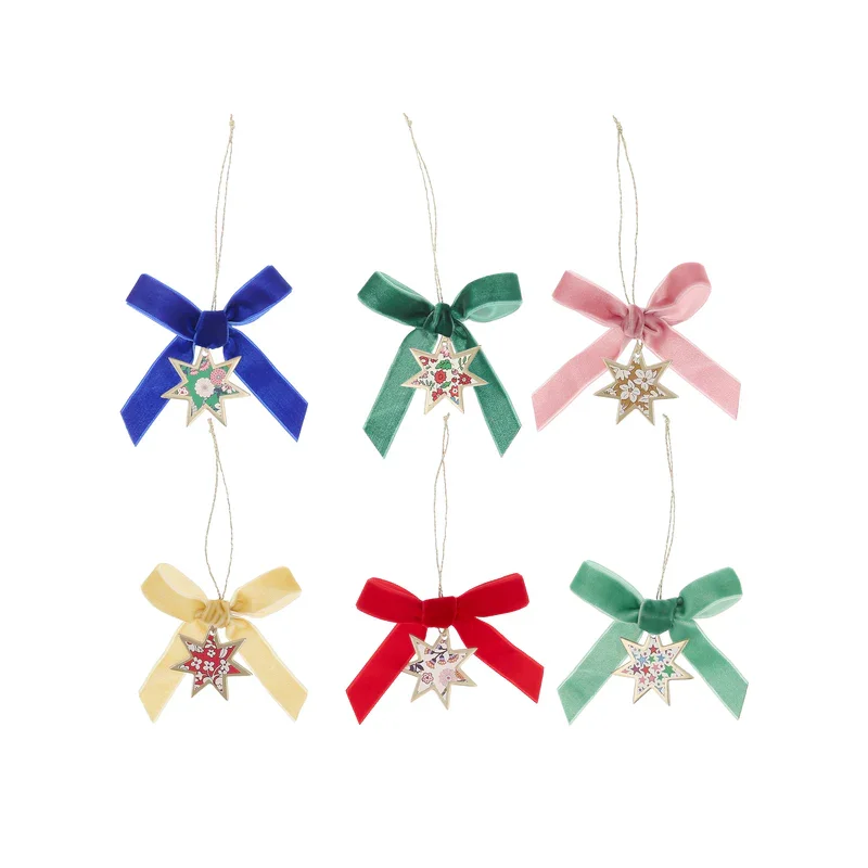 Meri-Meri-x-Liberty-Velvet-Bow-Crackers-1.webp