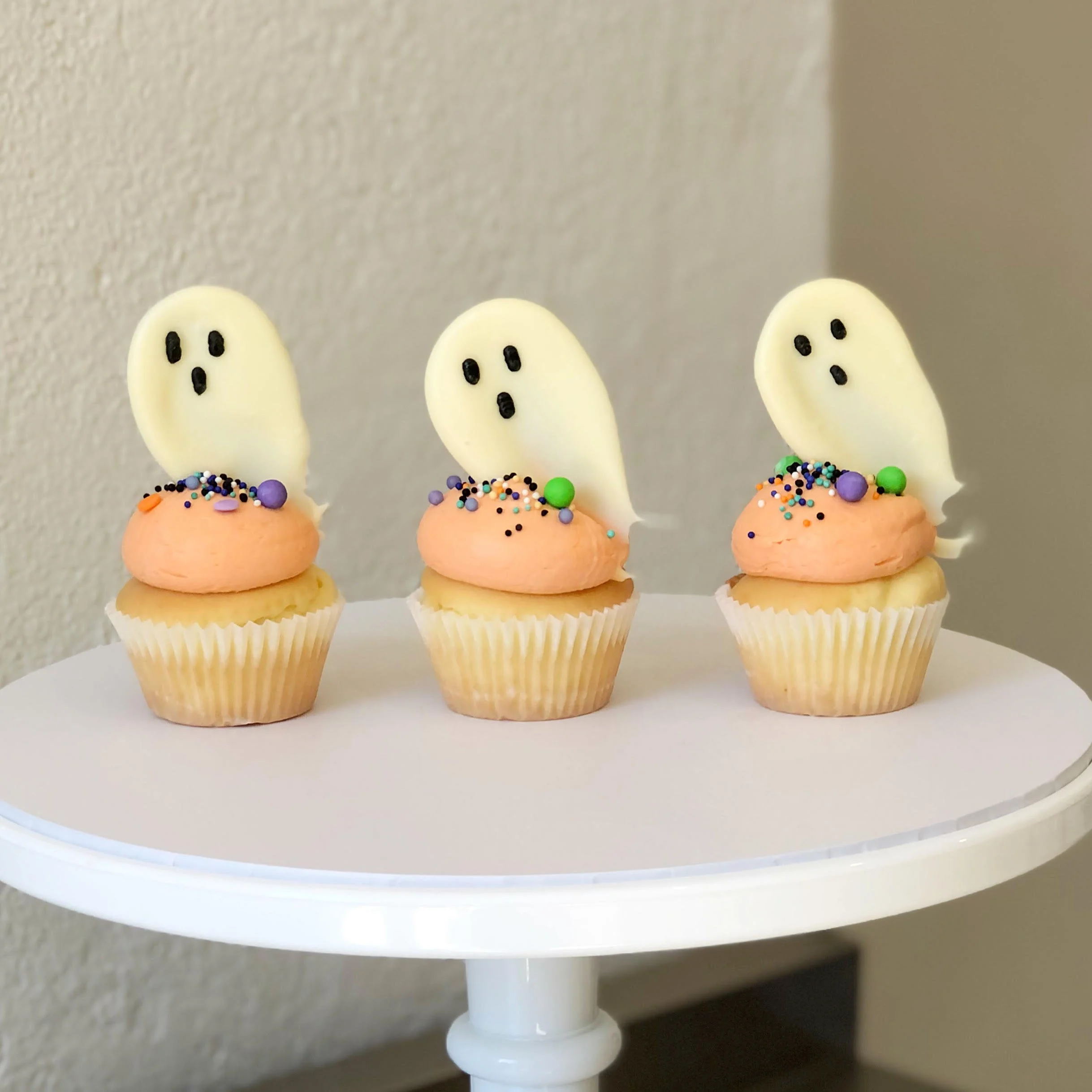 Spooky-Ghost-Cupcakes.jpg