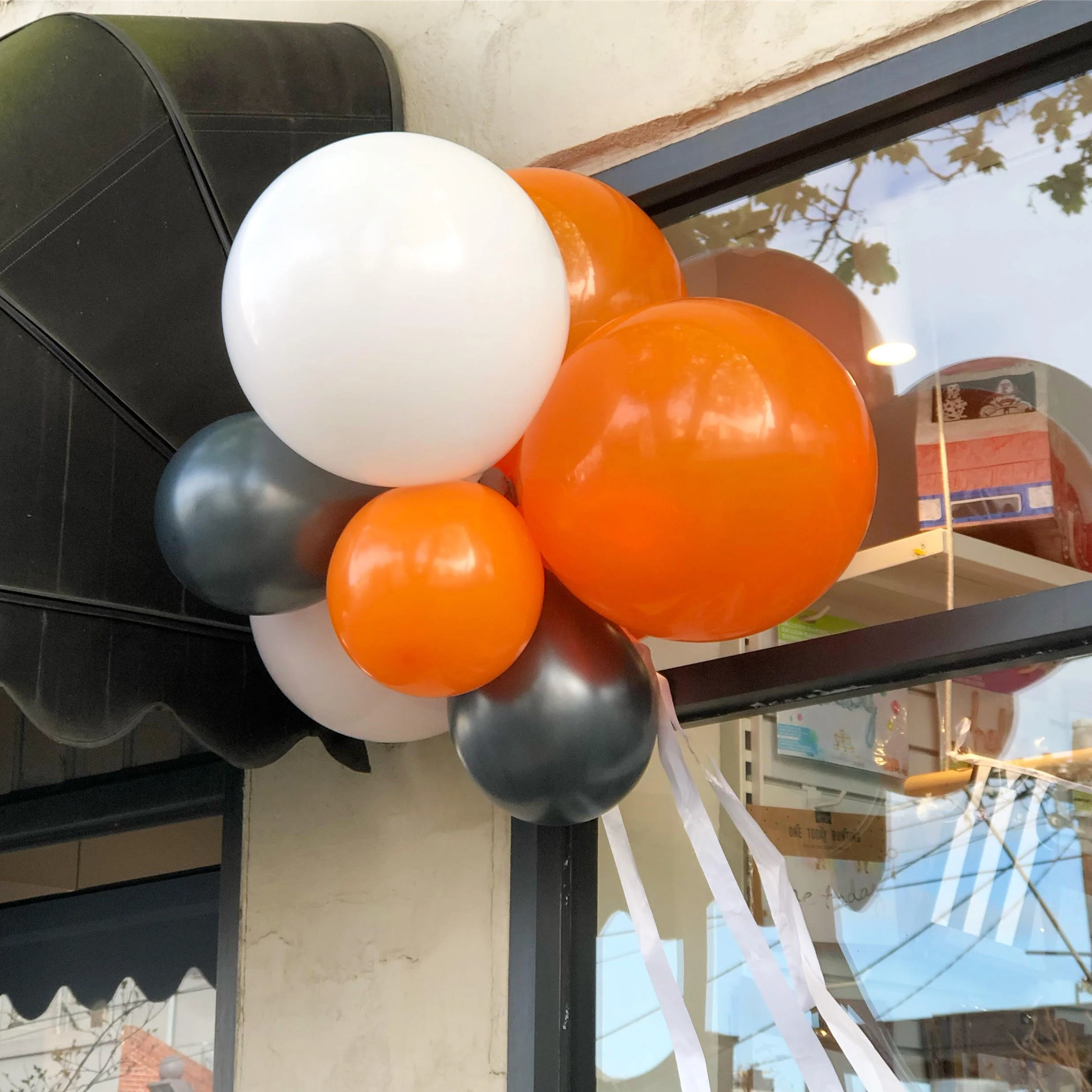 GWS-Giants-Air-Filled-Balloon-Gate-Cluster.jpg