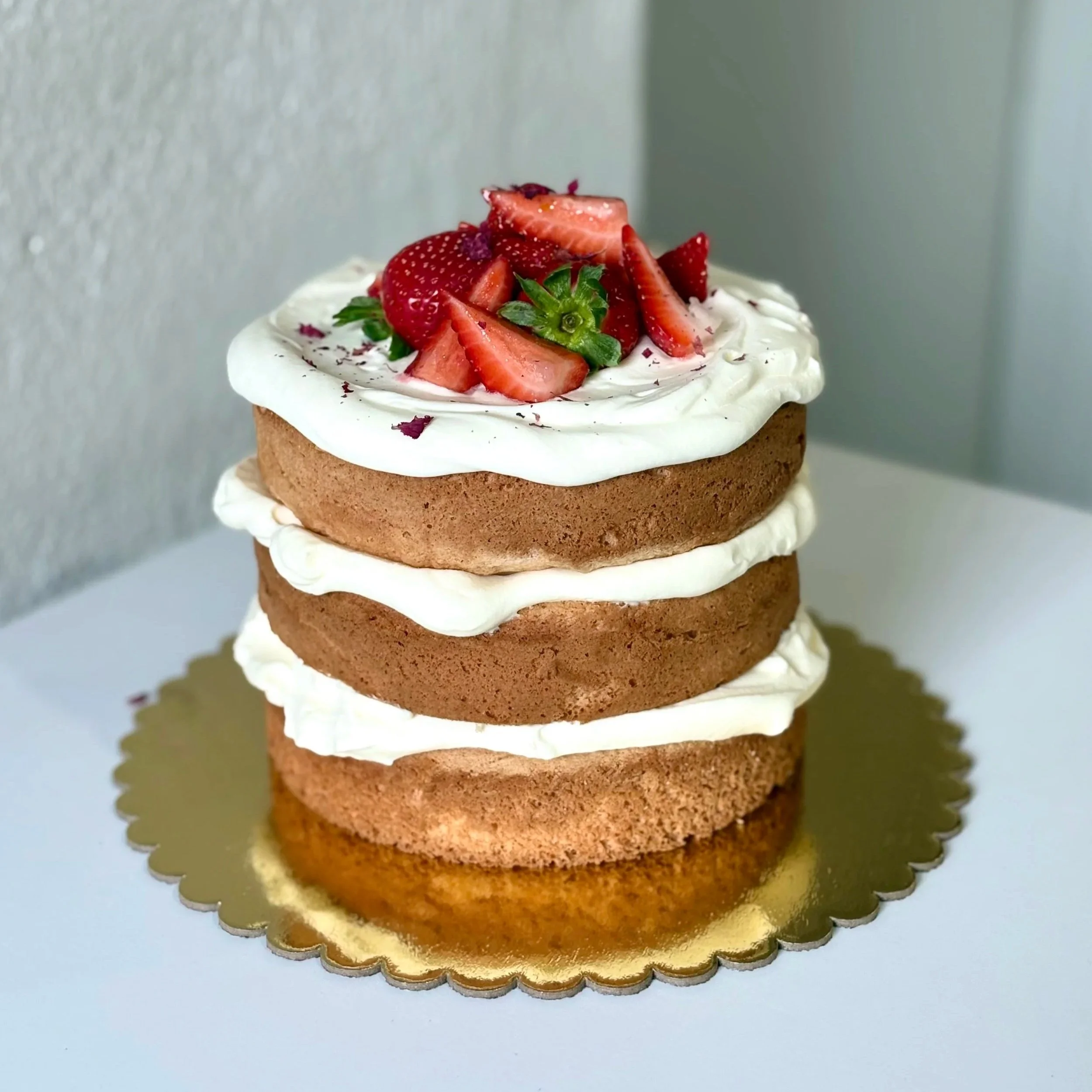 Strawberries And Cream Australian Sponge
