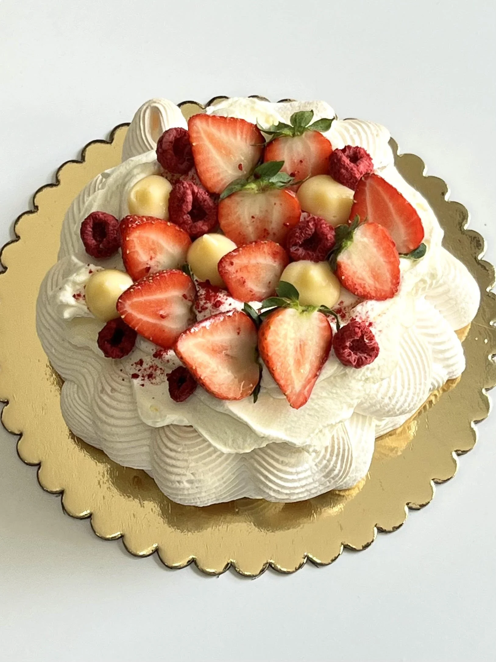 Strawberry,-Raspberry-And-Lemon-Curd-Pavlova-2.jpg