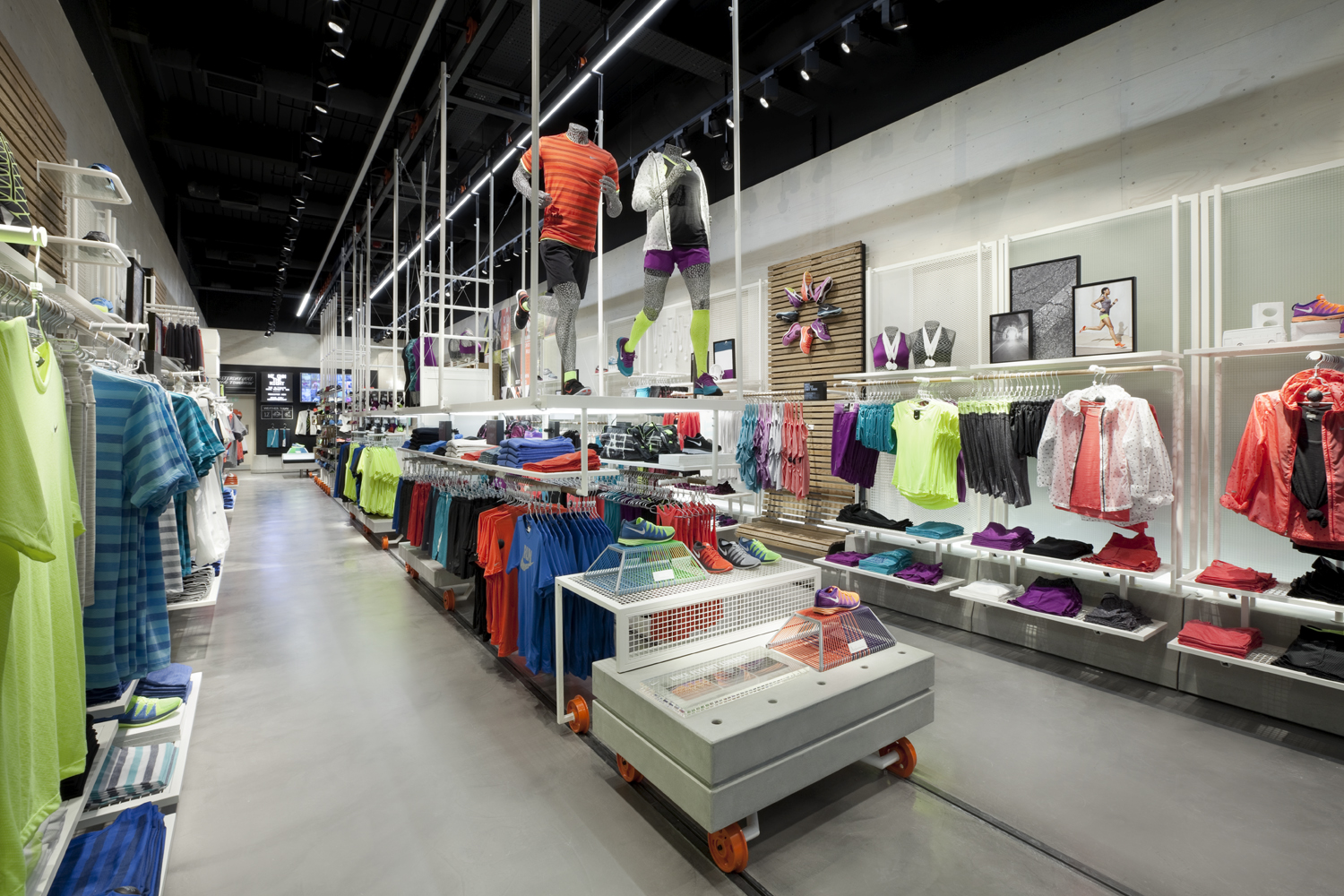 a retail experience for the ones who dare to run free