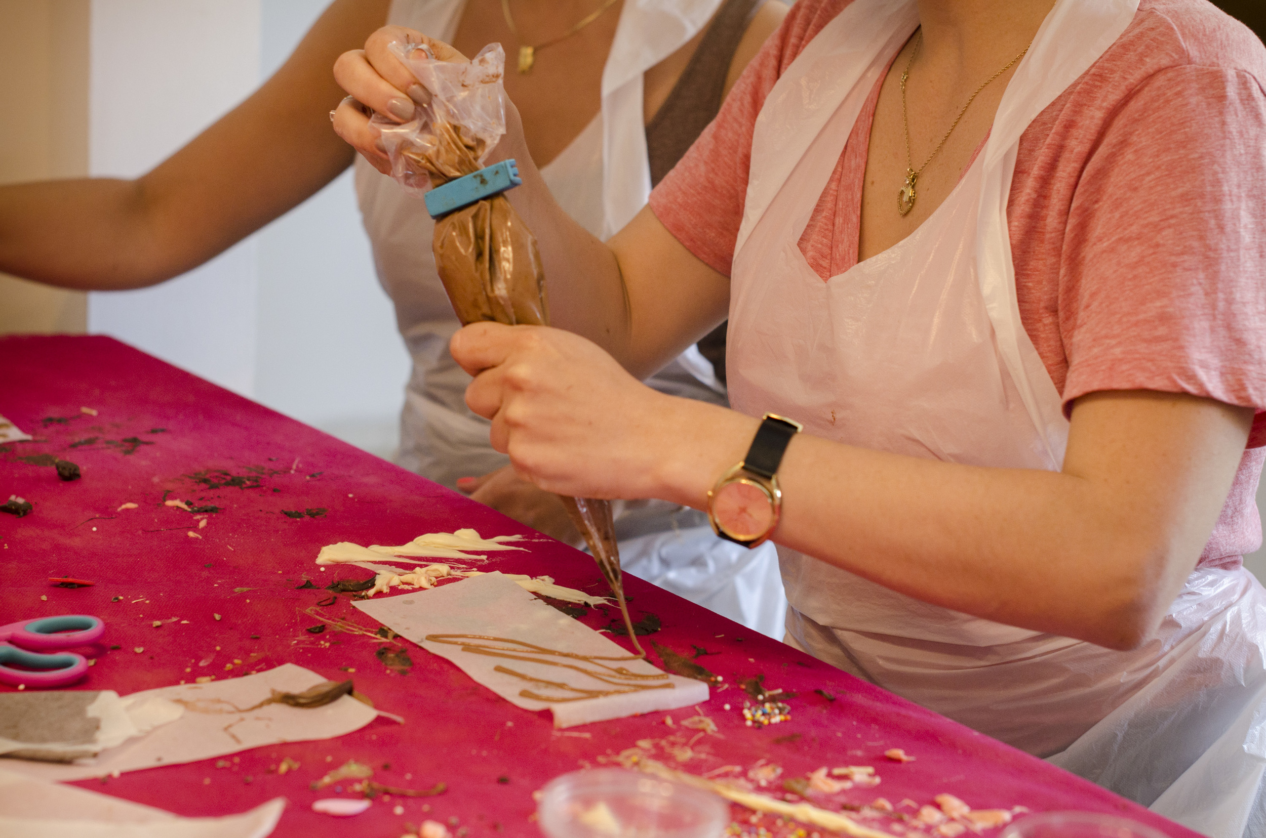 Making a chocolate decoration! 