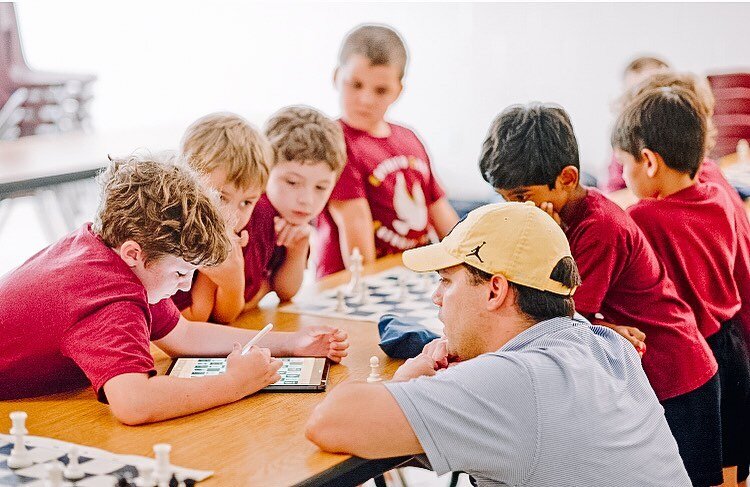 October Board One Club begins tomorrow! Join us for some chess fun! Link in bio for more information and to register ♟
www.boardonechess.com/chessclub
🔘
🔘
🔘
#chess #tampachess #chesseducation #chesskids #kidschess #chesskid #chesslover #chessmaste