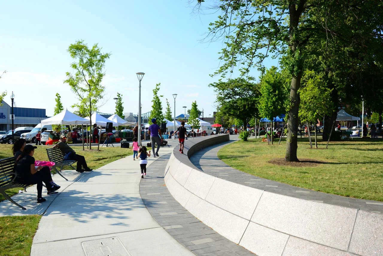 Central-Square-East-Boston-Farmers-Market_Klopfer-Martin-Design-Group_DKM_9617.jpg