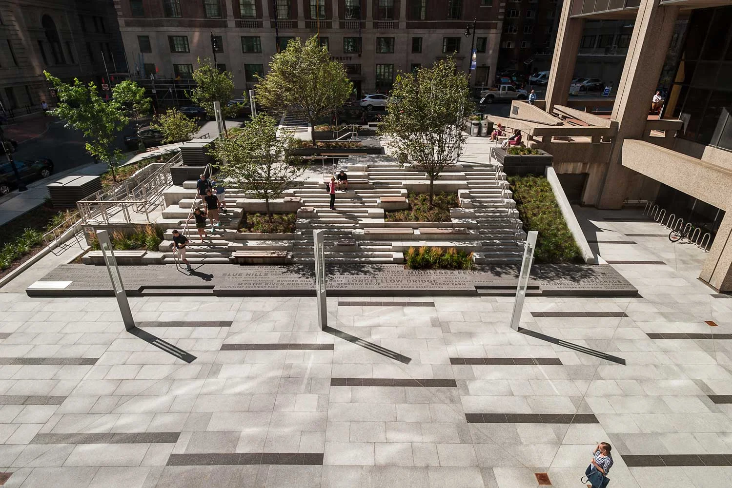 Roemer-Plaza_Suffolk-University_connect-urban-campus-plaza-amphitheater_Klopfer-Martin.jpg