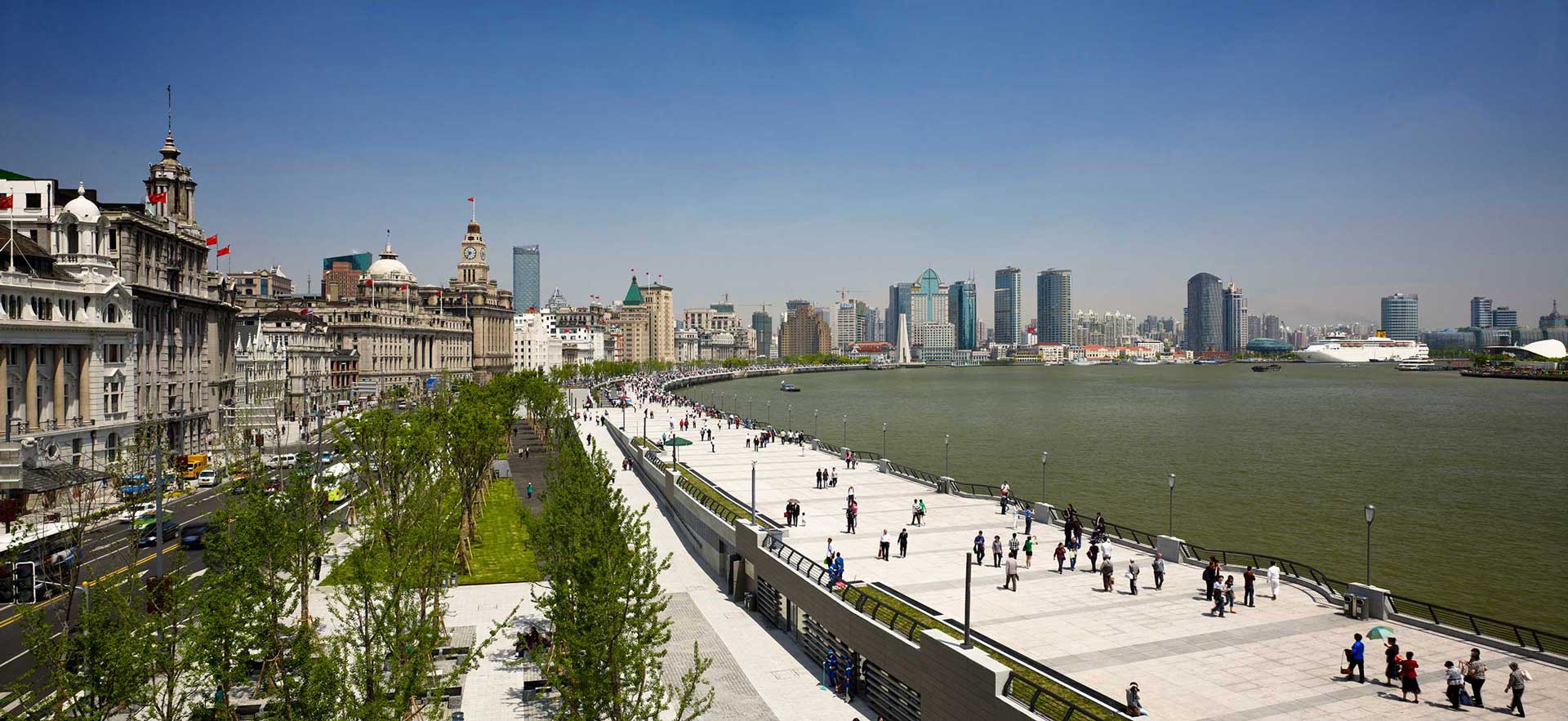 4_Shanghai-Bund_Klopfer-Martin-Design-Group_Landscape-Architecture_urban-green-space_traffic-buffer.jpg