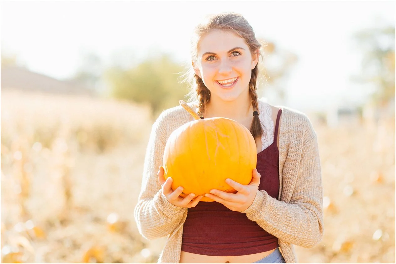 20171011SeniorPumpkinPatch020_web.jpg