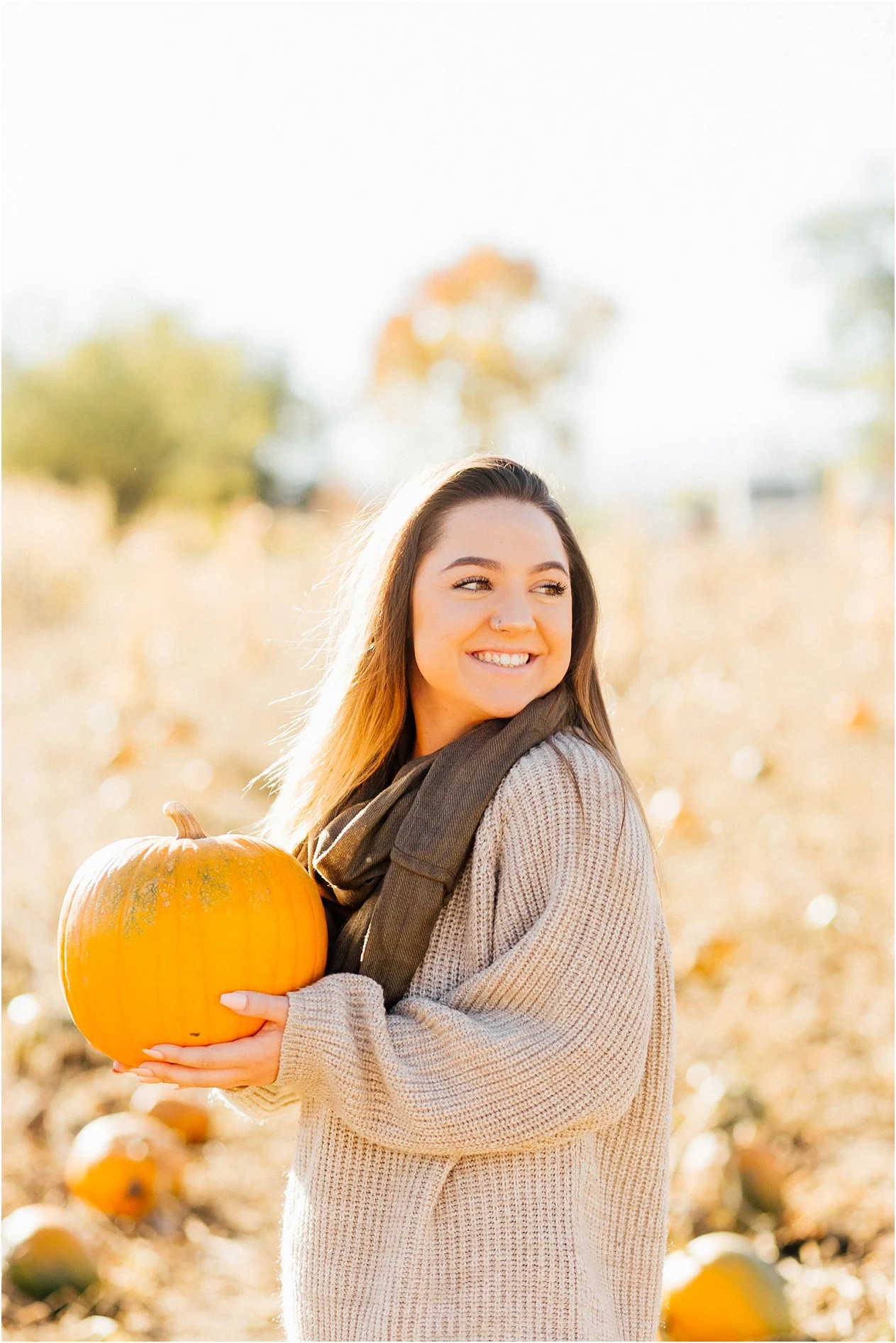 20171011SeniorPumpkinPatch026_web.jpg