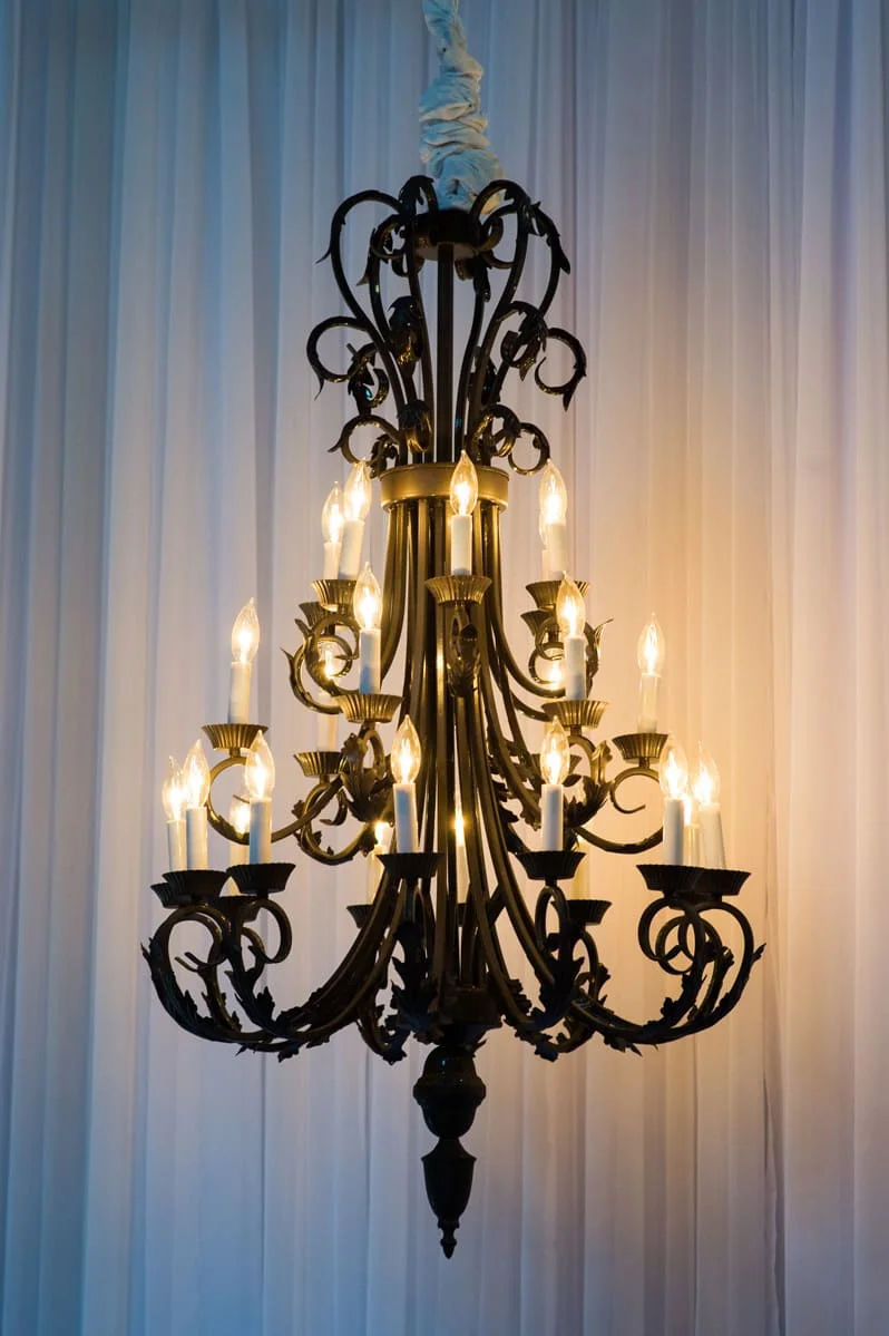 Large Originate Rustic Chandelier