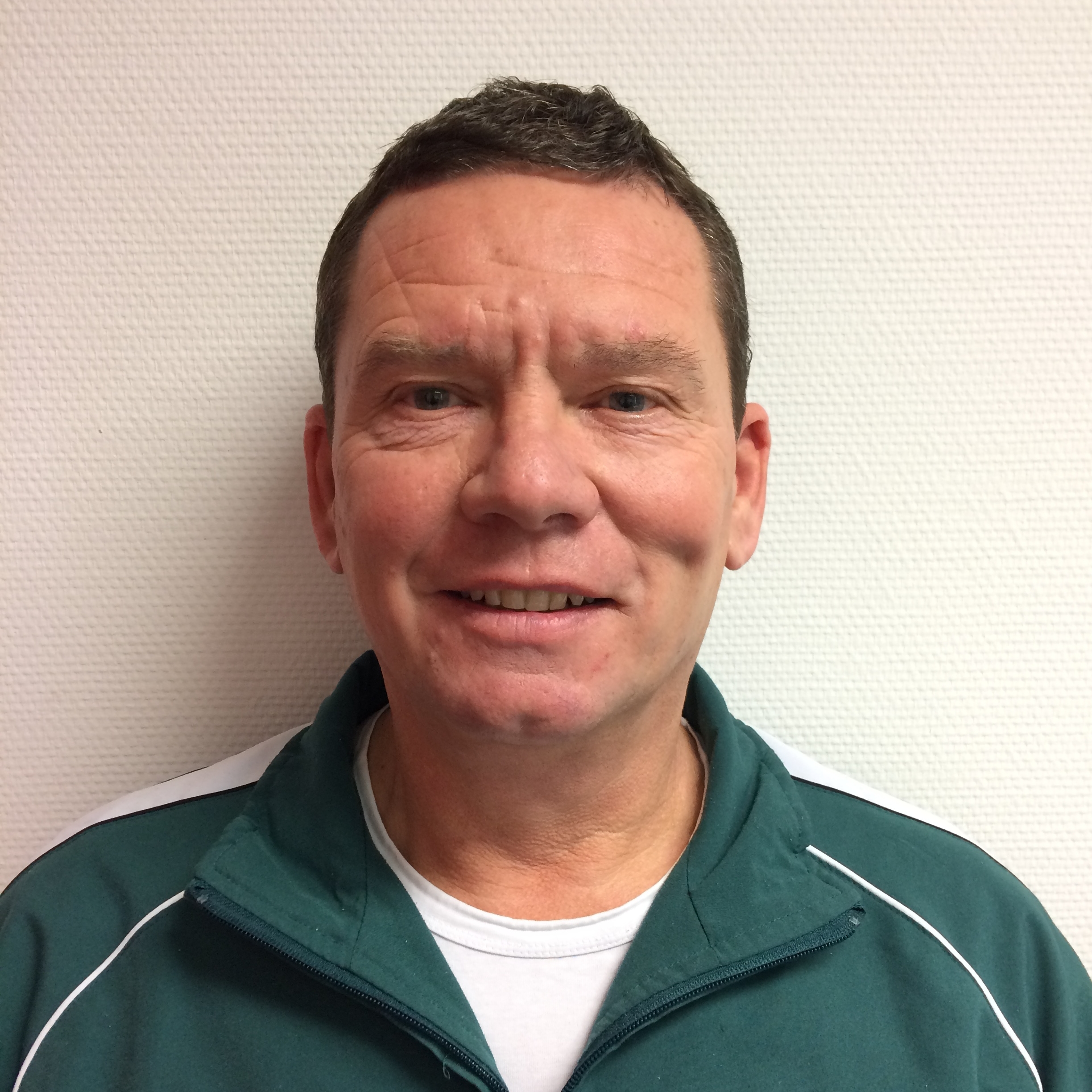 Gerard Besseler gbesseler@icloud.com SBO Dr. Ariënsschool Coördinator Bewegingsonderwijs SKOE Schoolvaardigheidcommissie Voorzitter Basketbalcommissie