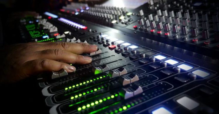 live-audio-mixer-750x390.jpg