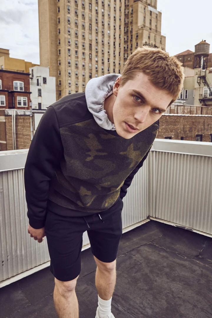 DKNY_FA21_MEN_LOOKBOOK_21A_RGB72.jpg
