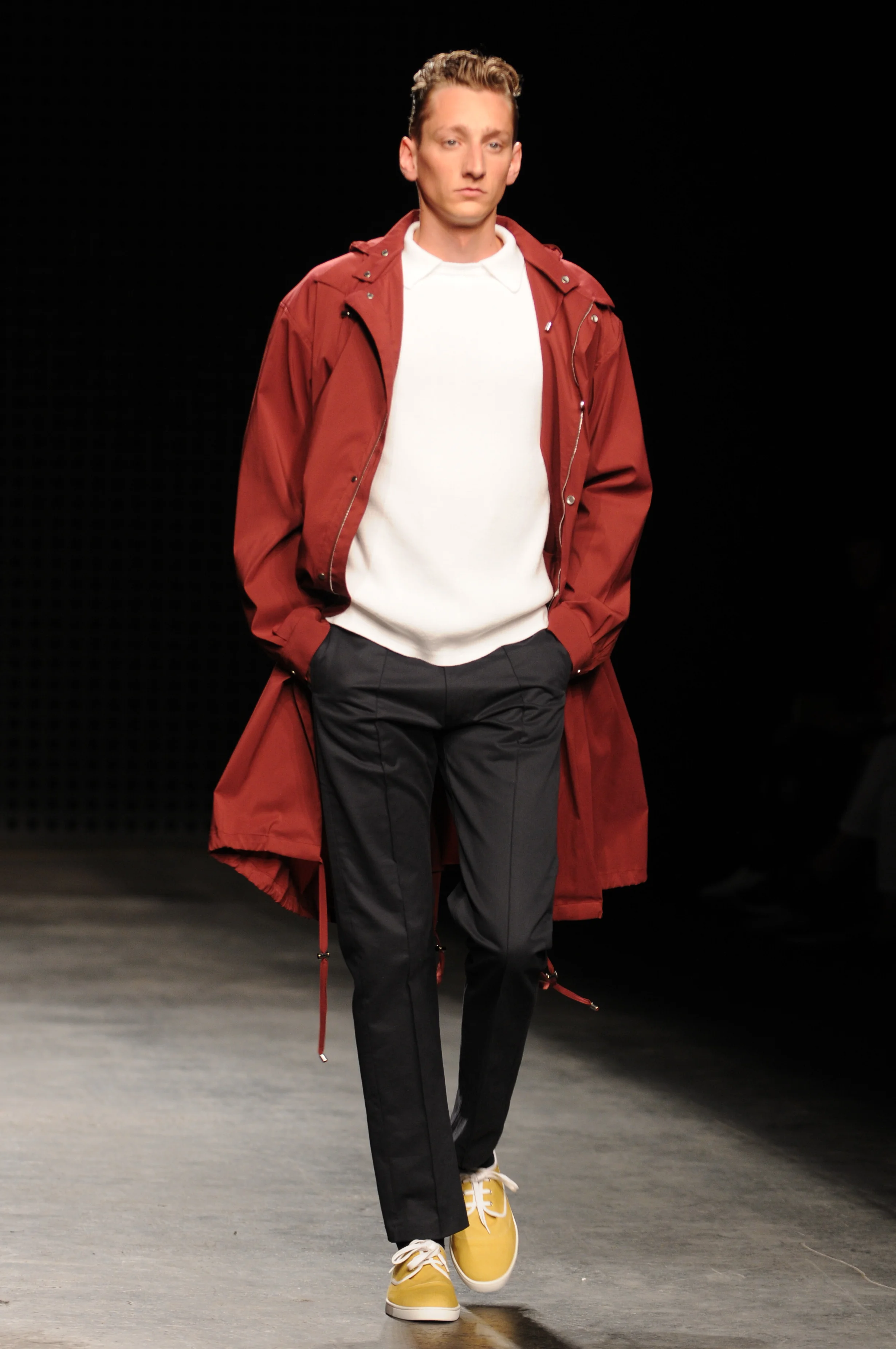 The model wears E Tautz's SS16 collection on the LCMSS16 runway,