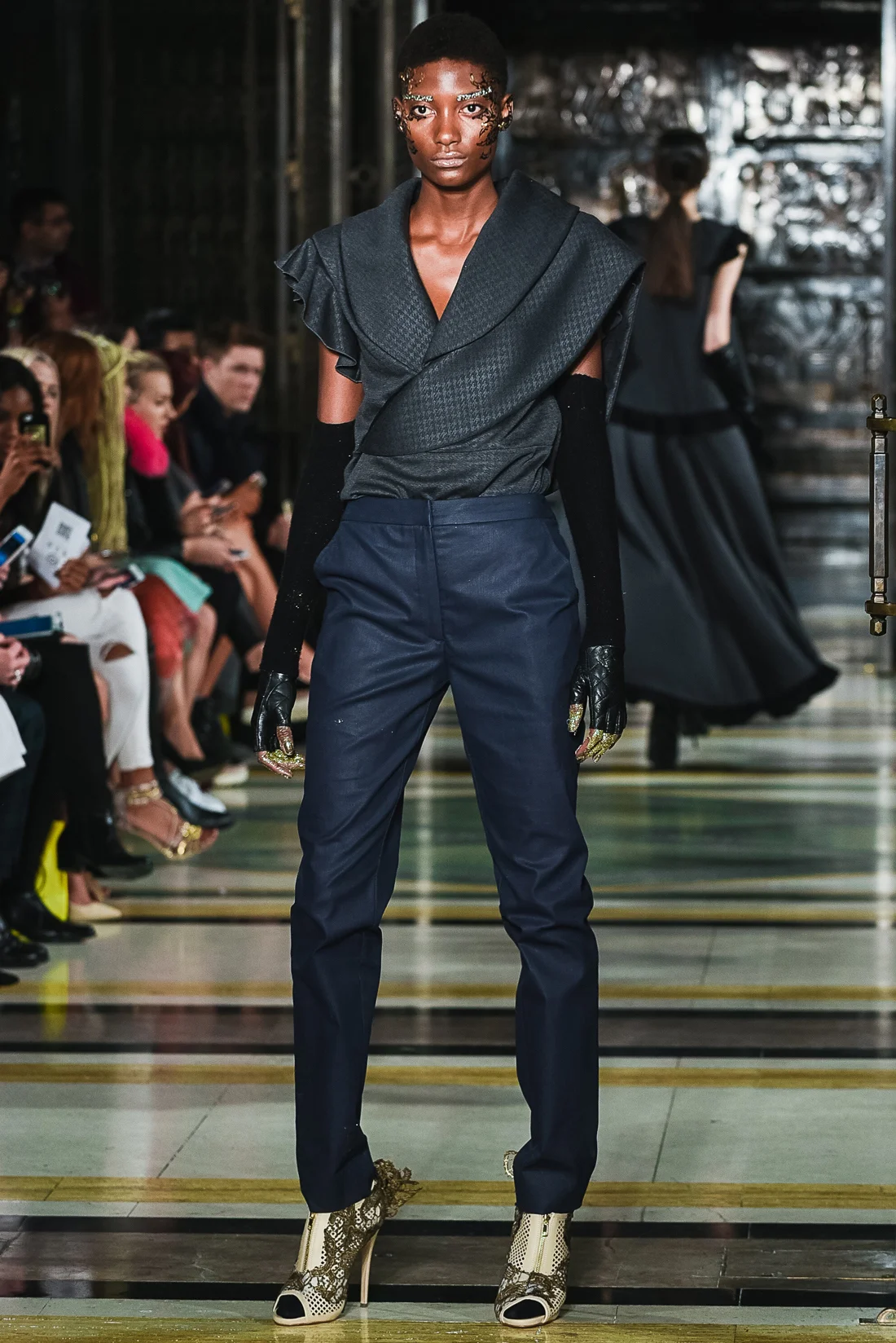 LFW_1445_RUBYLDN_AshleyIsha,_LFWAW16_04.jpg