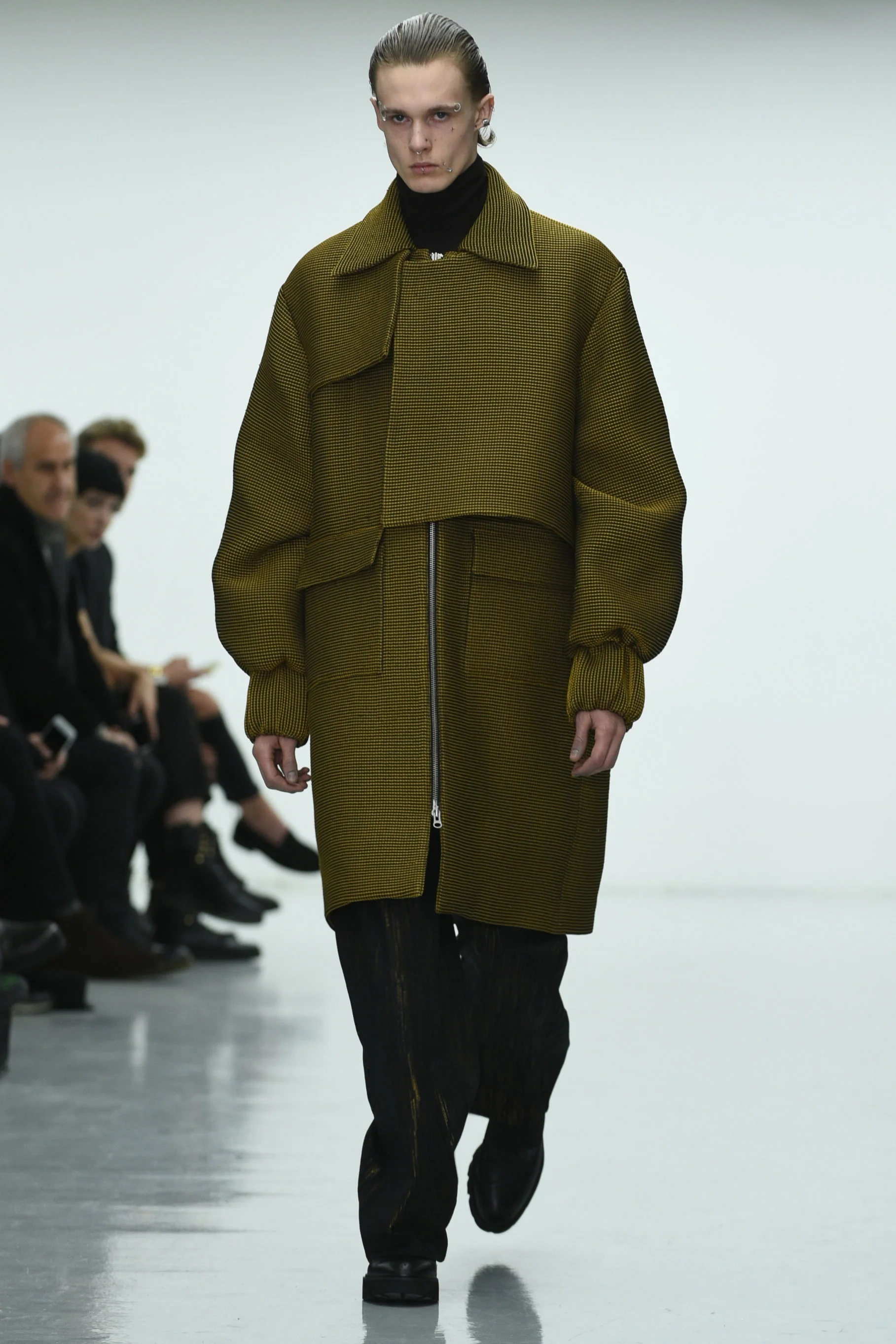 LCM_6705_LCMAW16_RUBYLDN_-SeanSuen_FaultMag_08.jpg