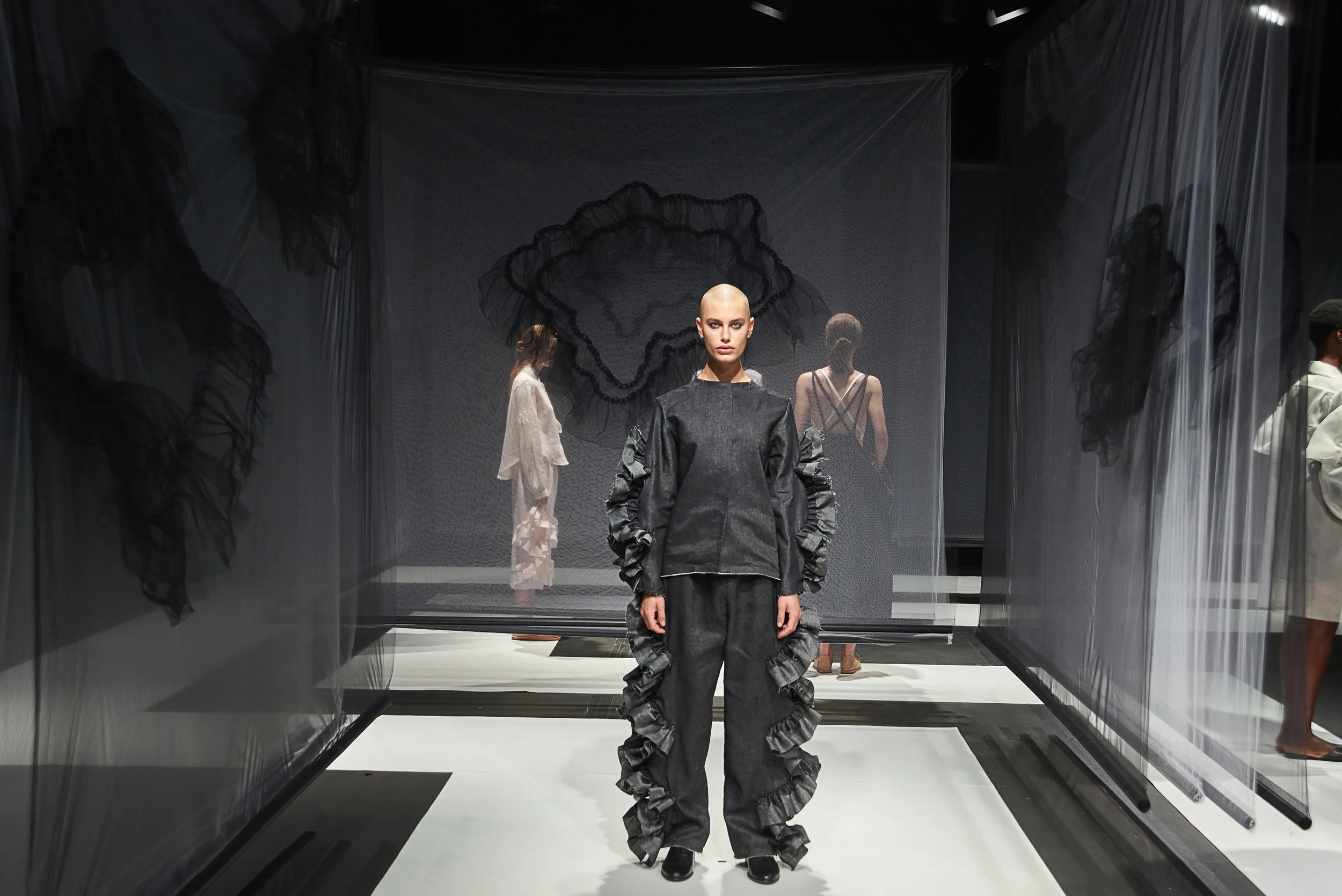LFW_3970_Roberts-Wood_SS17_RUBYLDN2016-(16)_.jpg