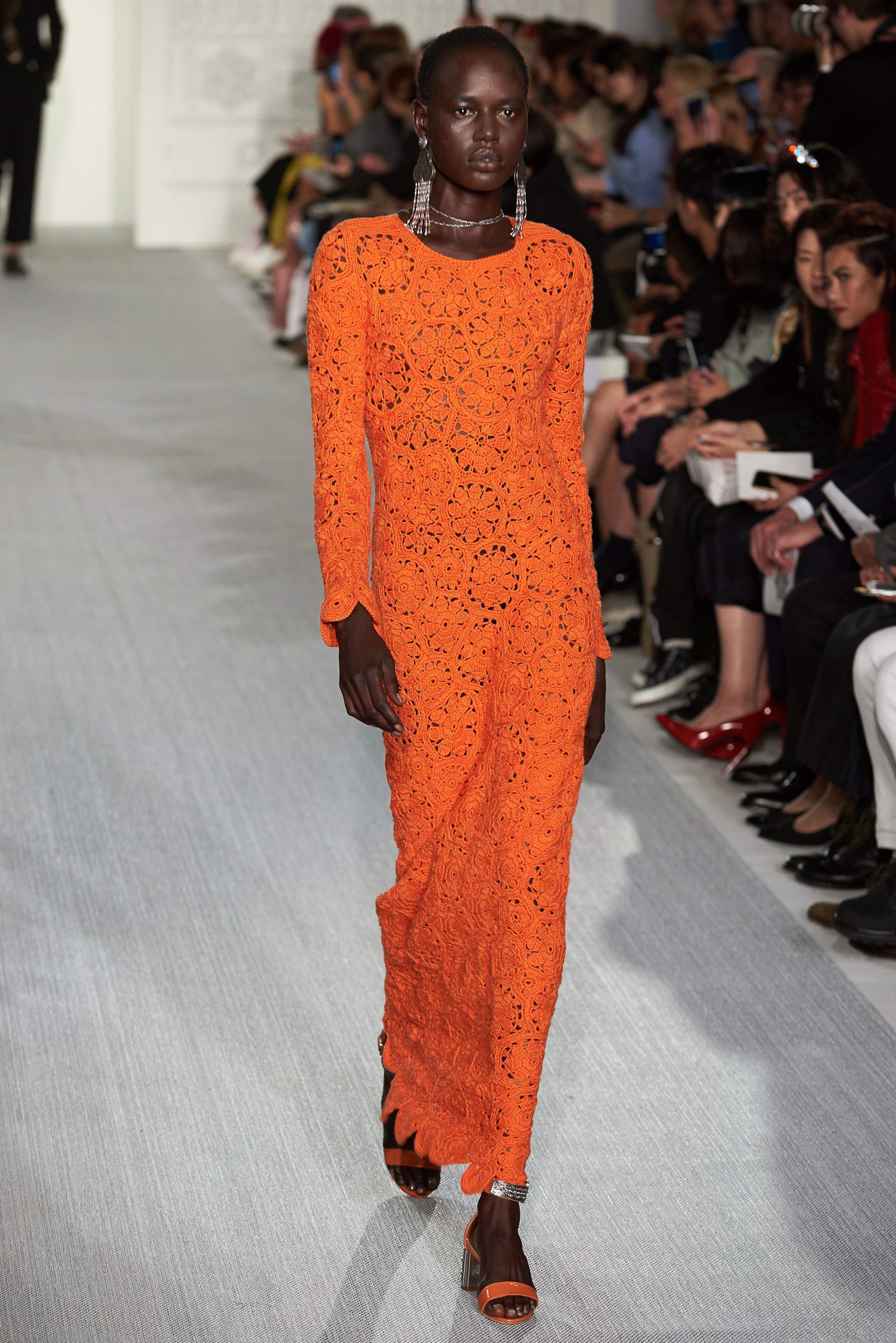 LFW_1524_DAKS_SS17_RUBYLDN2016_.jpg