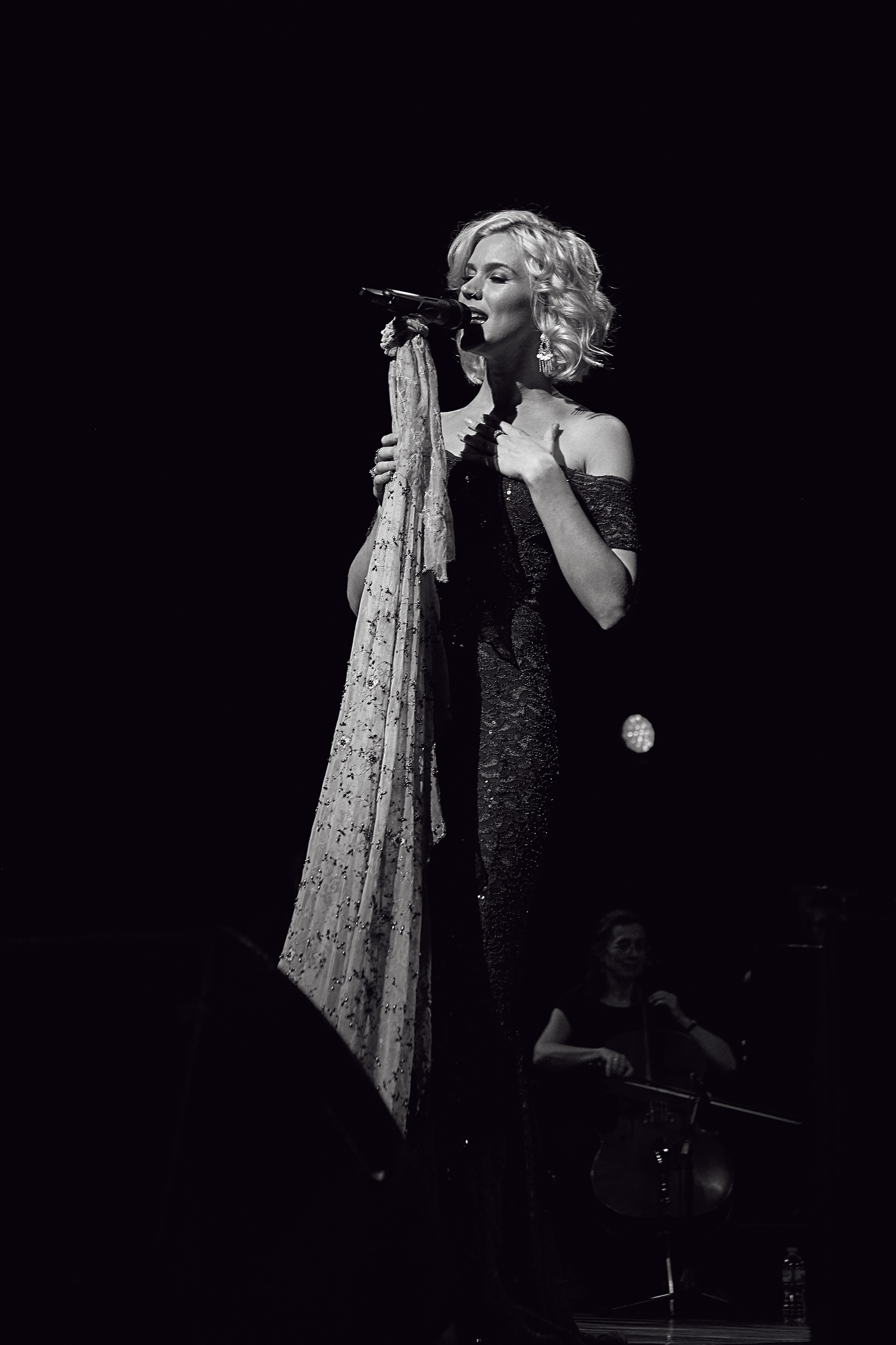 JOS_6465_Joss-Stone-at--performs-at-the-Royal-Festiaval-Hall-2017_Karyn-Louise.jpg