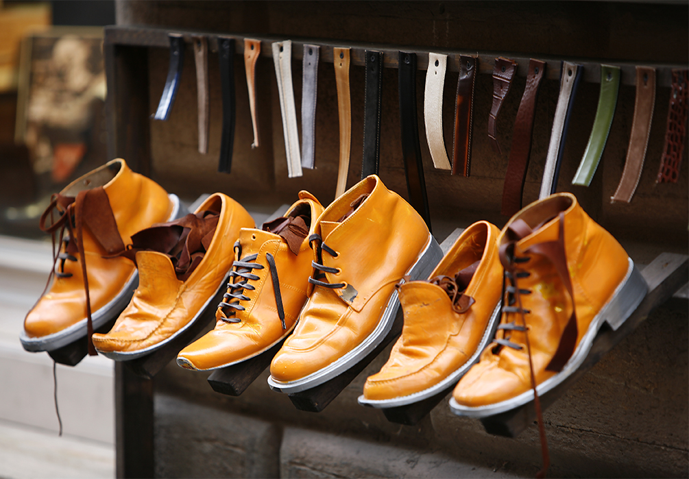 yellowshoes-T.jpg