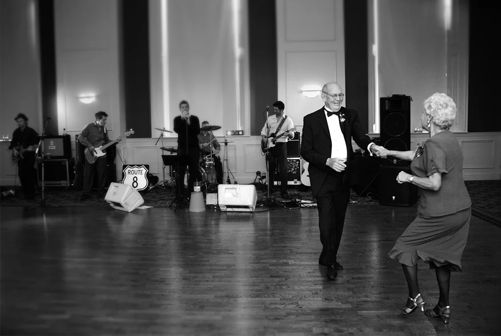 dancers-W.jpg