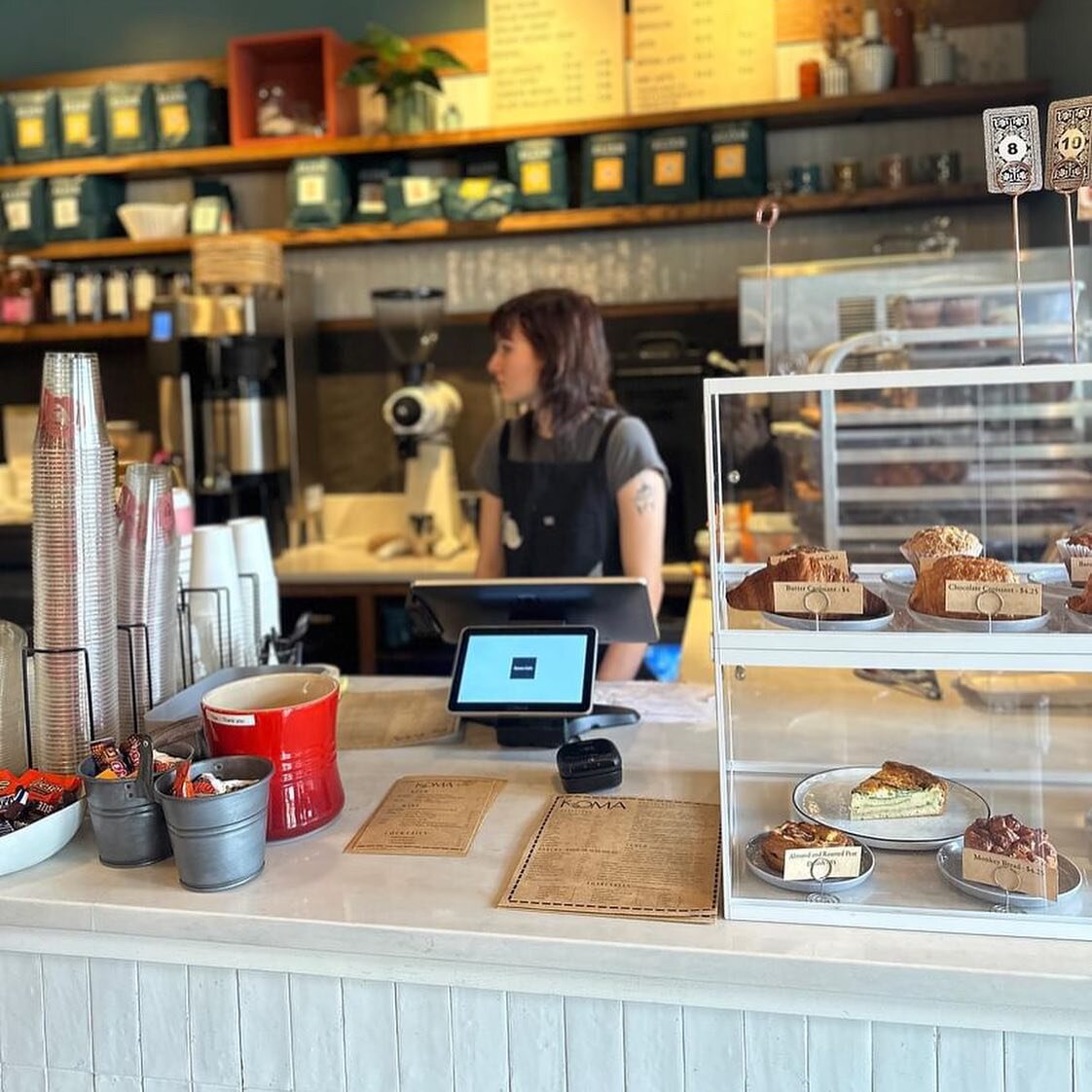 Love seeing photos from all the new customers enjoying their experience @koma_cafe 
Love these shots from @discoverlongbranch thank you! 

Design by 🙋🏻&zwj;♀️ @natalietokic_design 

#takomapark #dmvdining #dmvcafe #interiordesigner #interiordesign 